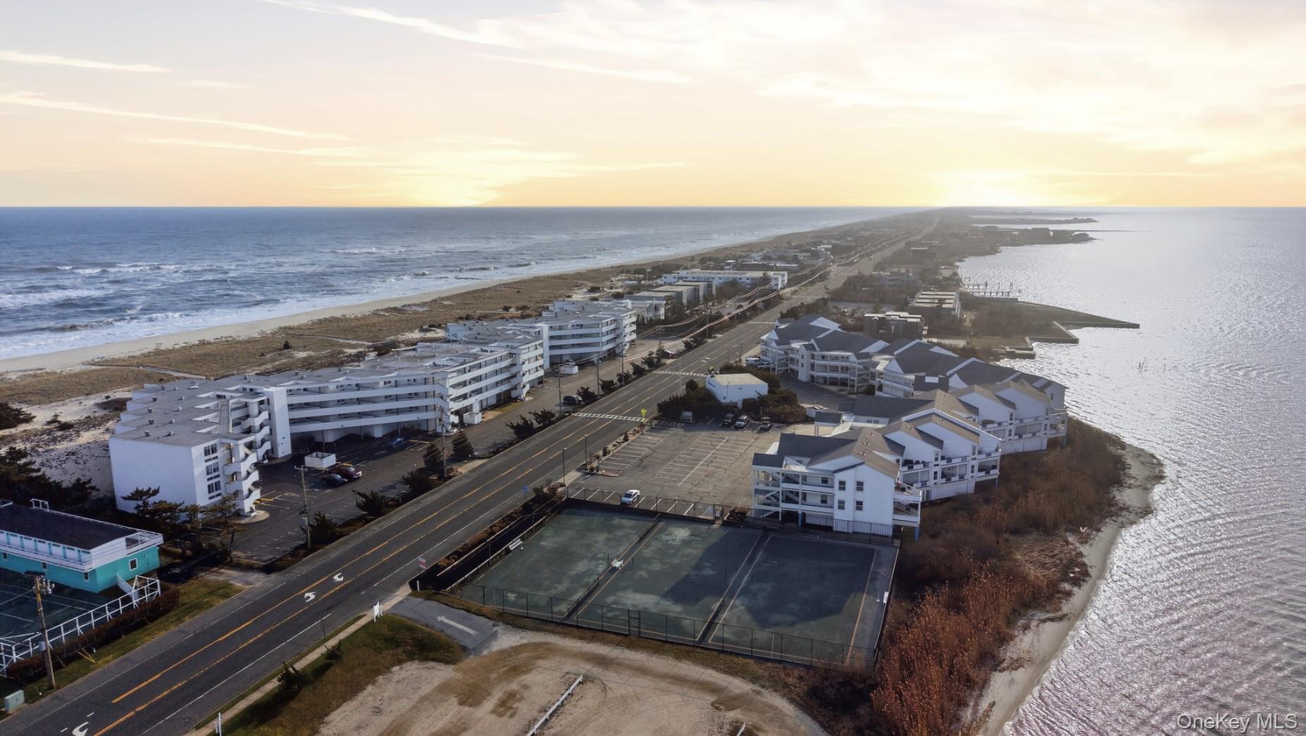 Condo Dune  Suffolk County, NY 11978, MLS-977896-24