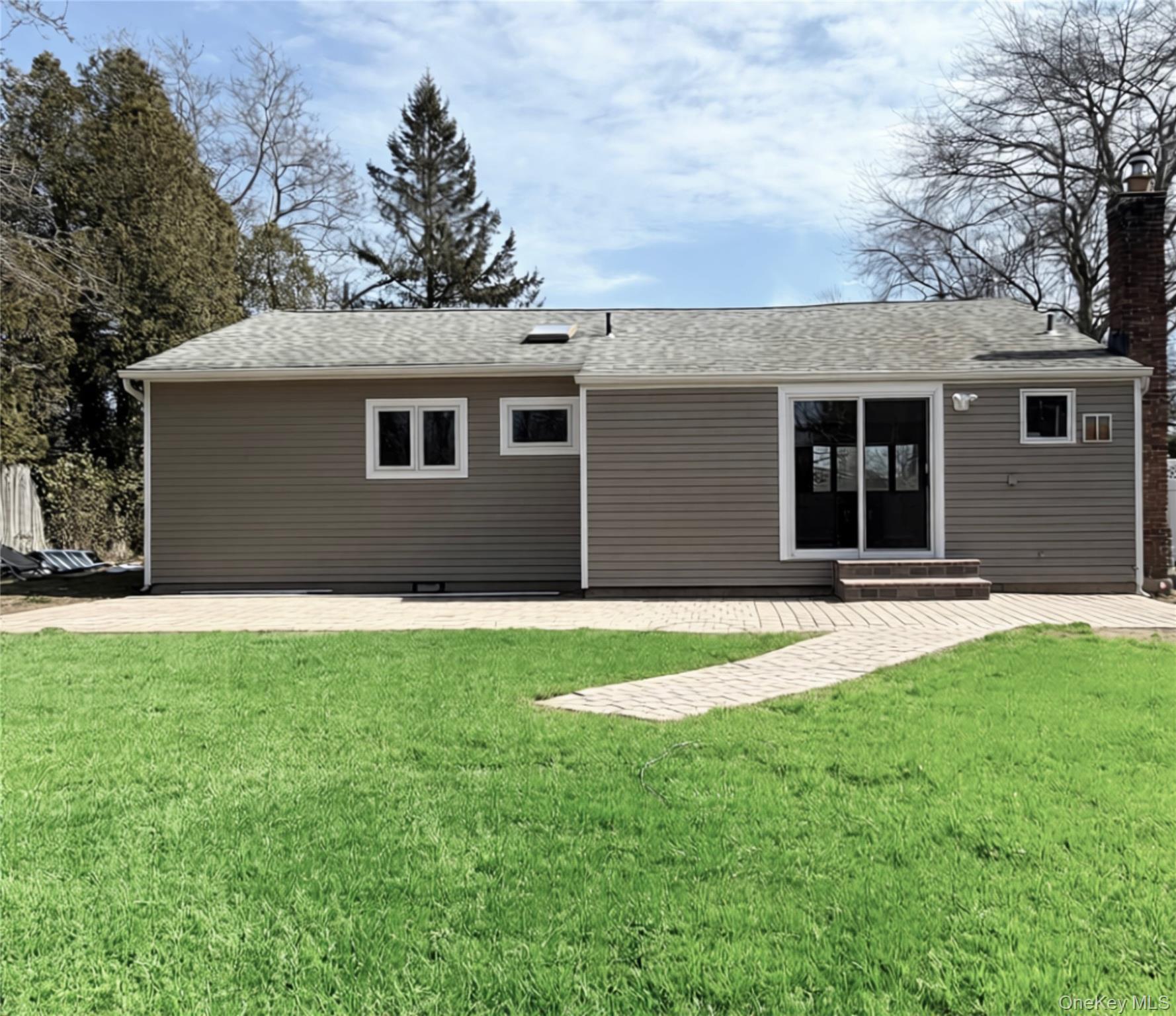 Single Family Lincoln  Suffolk County, NY 11769, MLS-977908-15