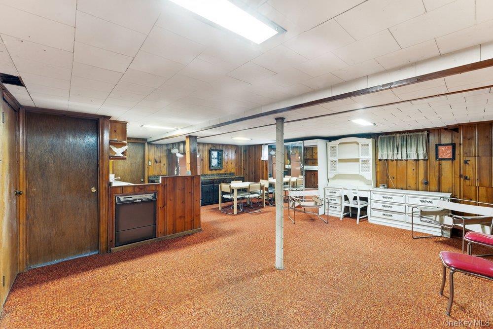 Single Family Woodlawn  Nassau County, NY 11581, MLS-977910-14