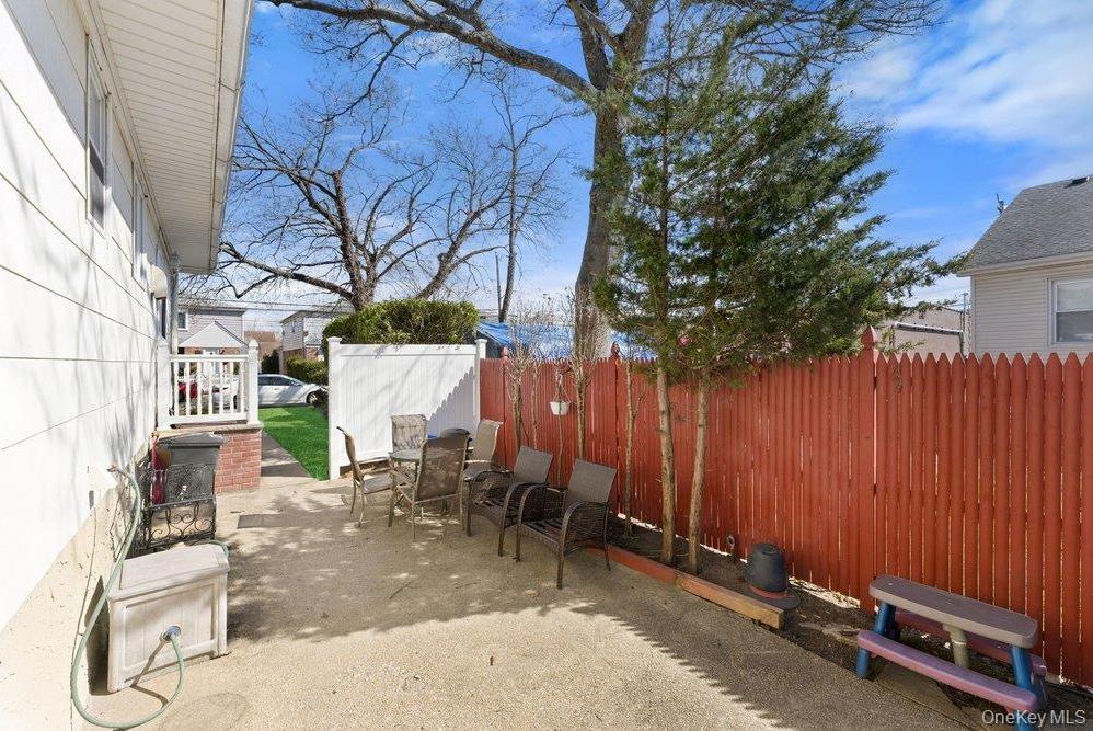 Single Family Woodlawn  Nassau County, NY 11581, MLS-977910-16