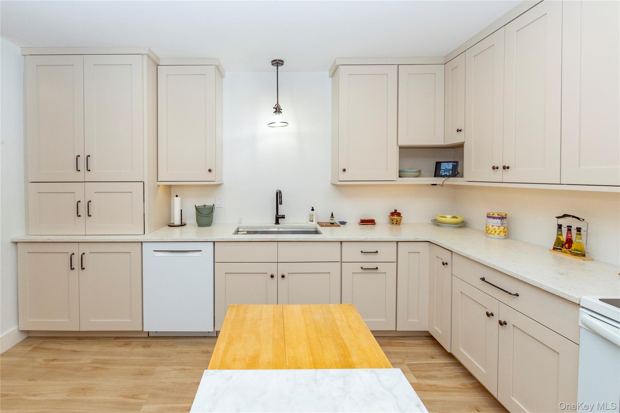 Single Family Upland Pastures  Out Of Area, NY 06784, MLS-977923-43