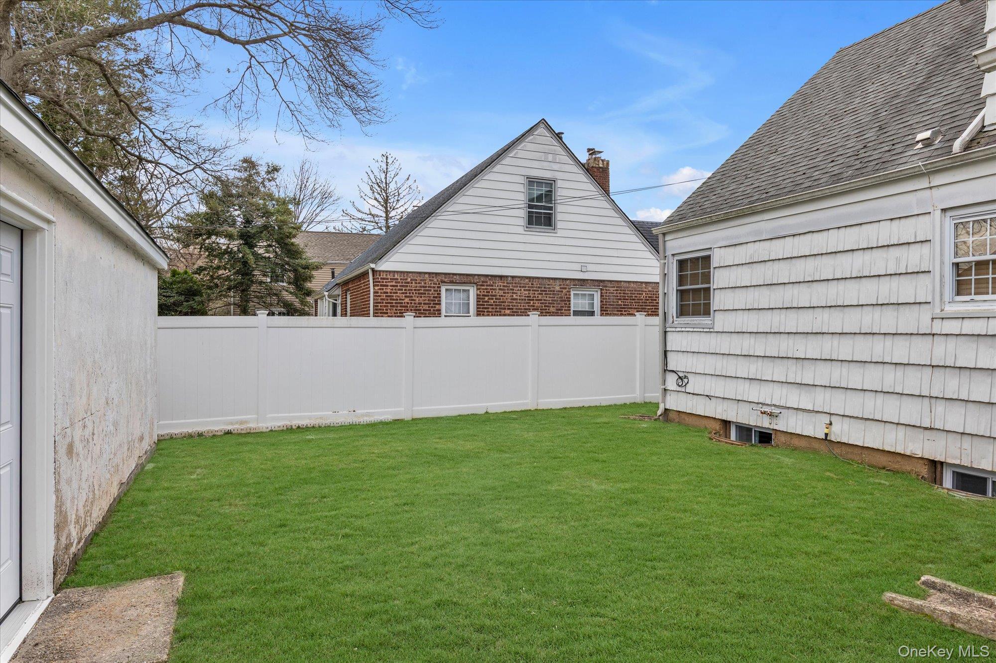 Single Family Wales  Nassau County, NY 11510, MLS-977957-17