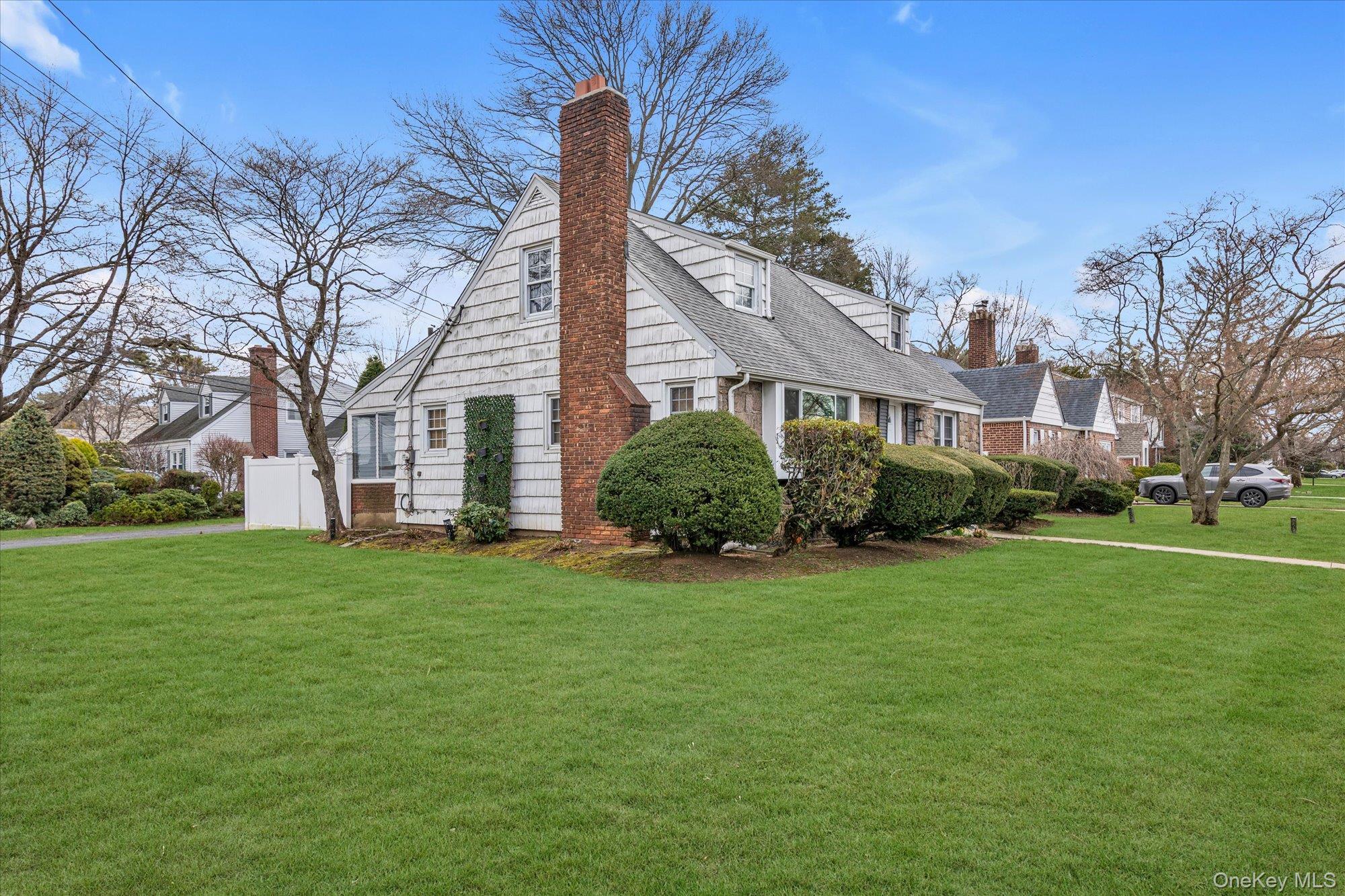 Single Family Wales  Nassau County, NY 11510, MLS-977957-18