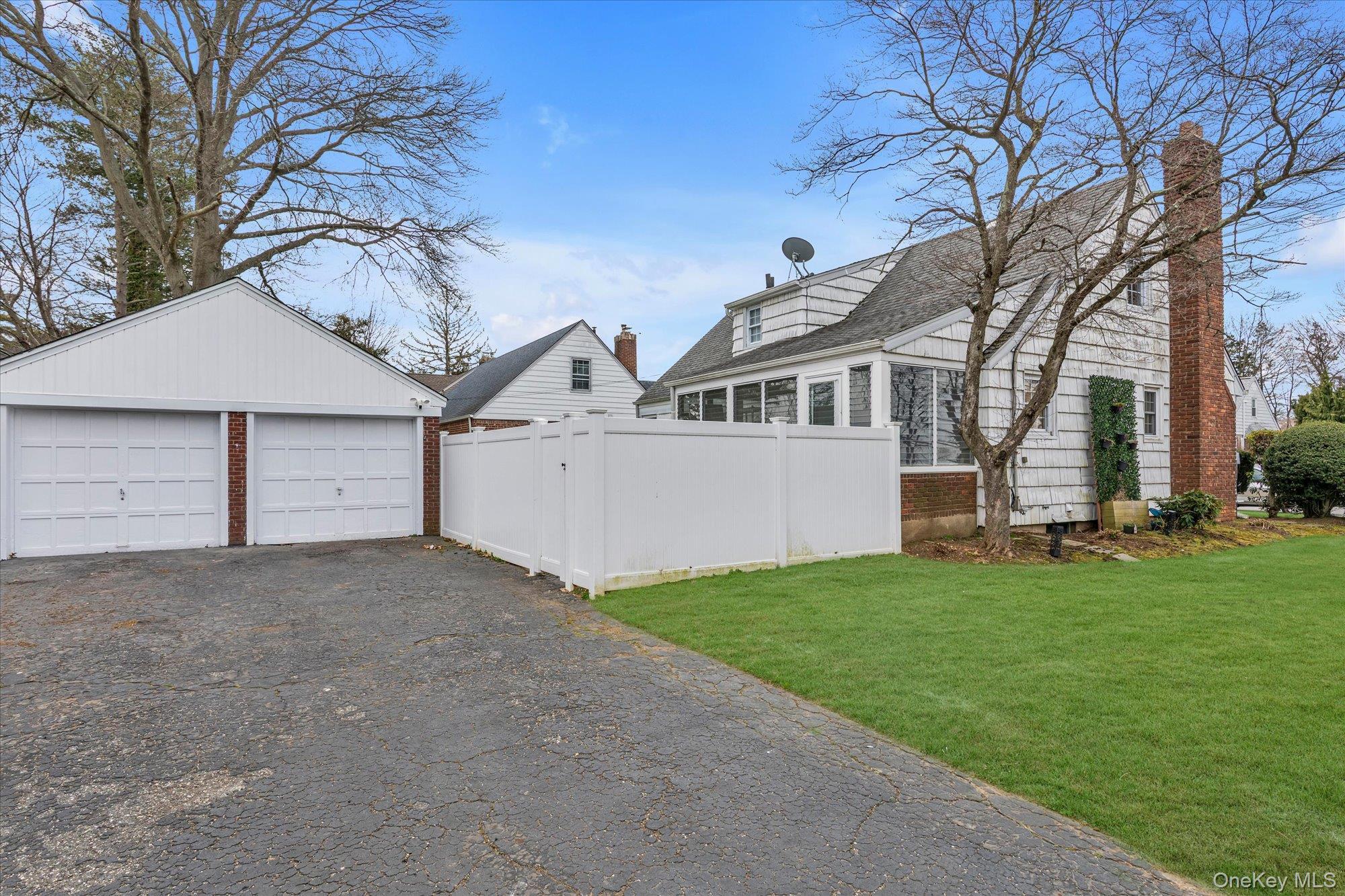 Single Family Wales  Nassau County, NY 11510, MLS-977957-19