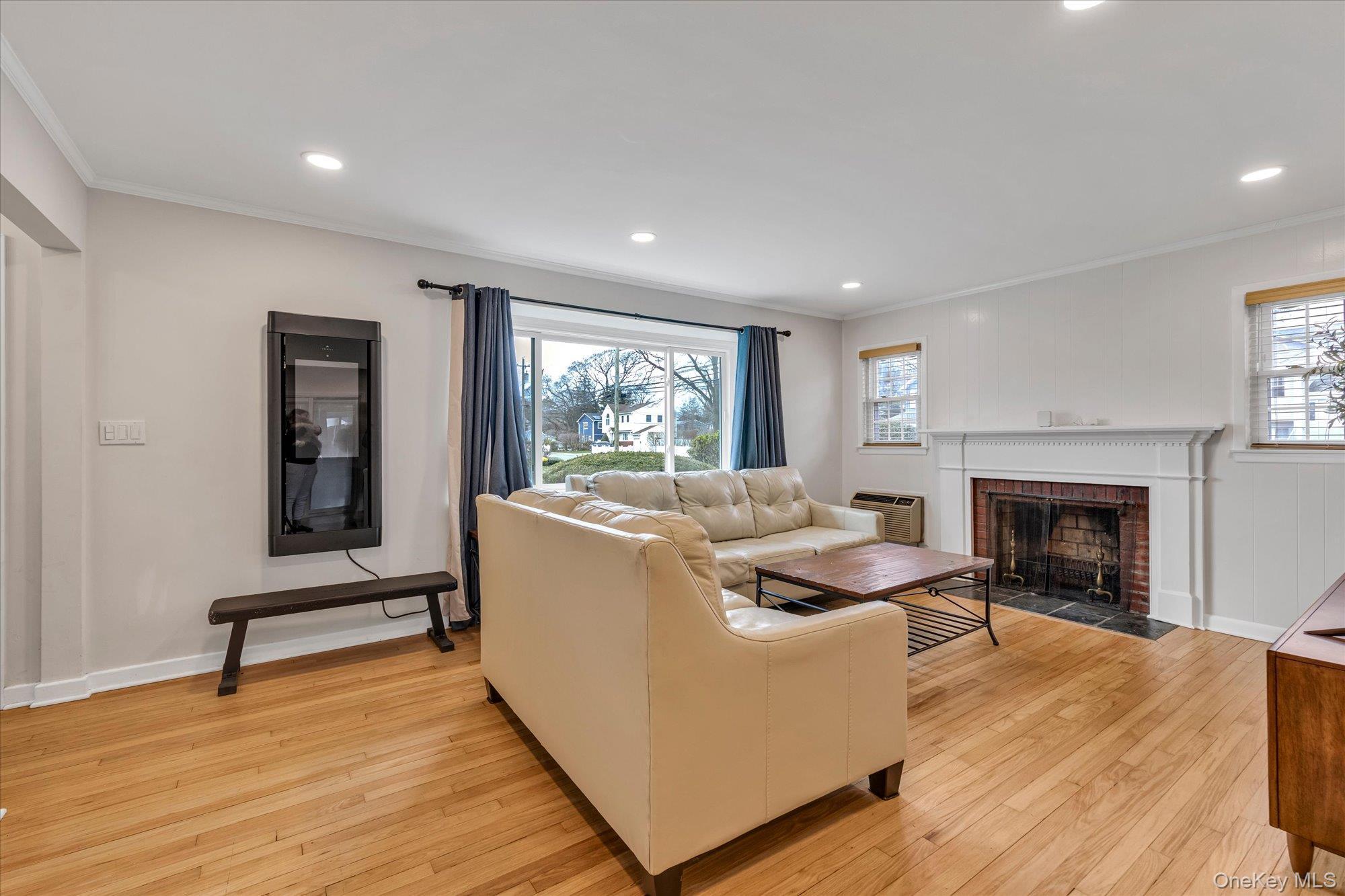 Single Family Wales  Nassau County, NY 11510, MLS-977957-2