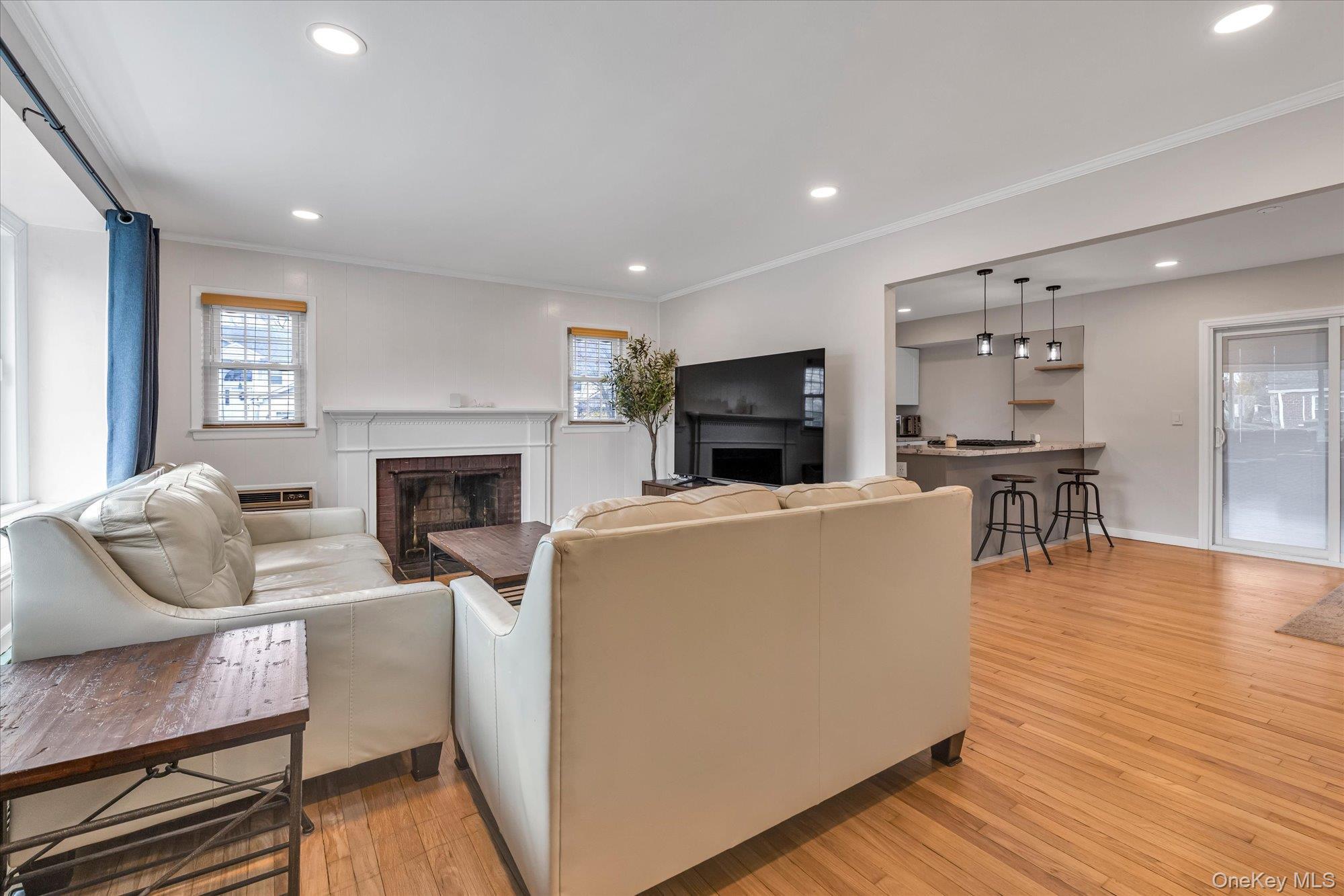 Single Family Wales  Nassau County, NY 11510, MLS-977957-4
