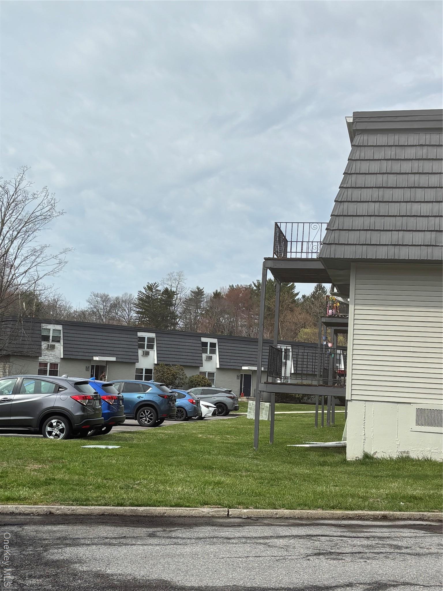 Condo White Gate Dutchess County, NY 12590, MLS-977969-4