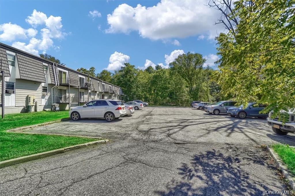 Condo White Gate Dutchess County, NY 12590, MLS-977969-5