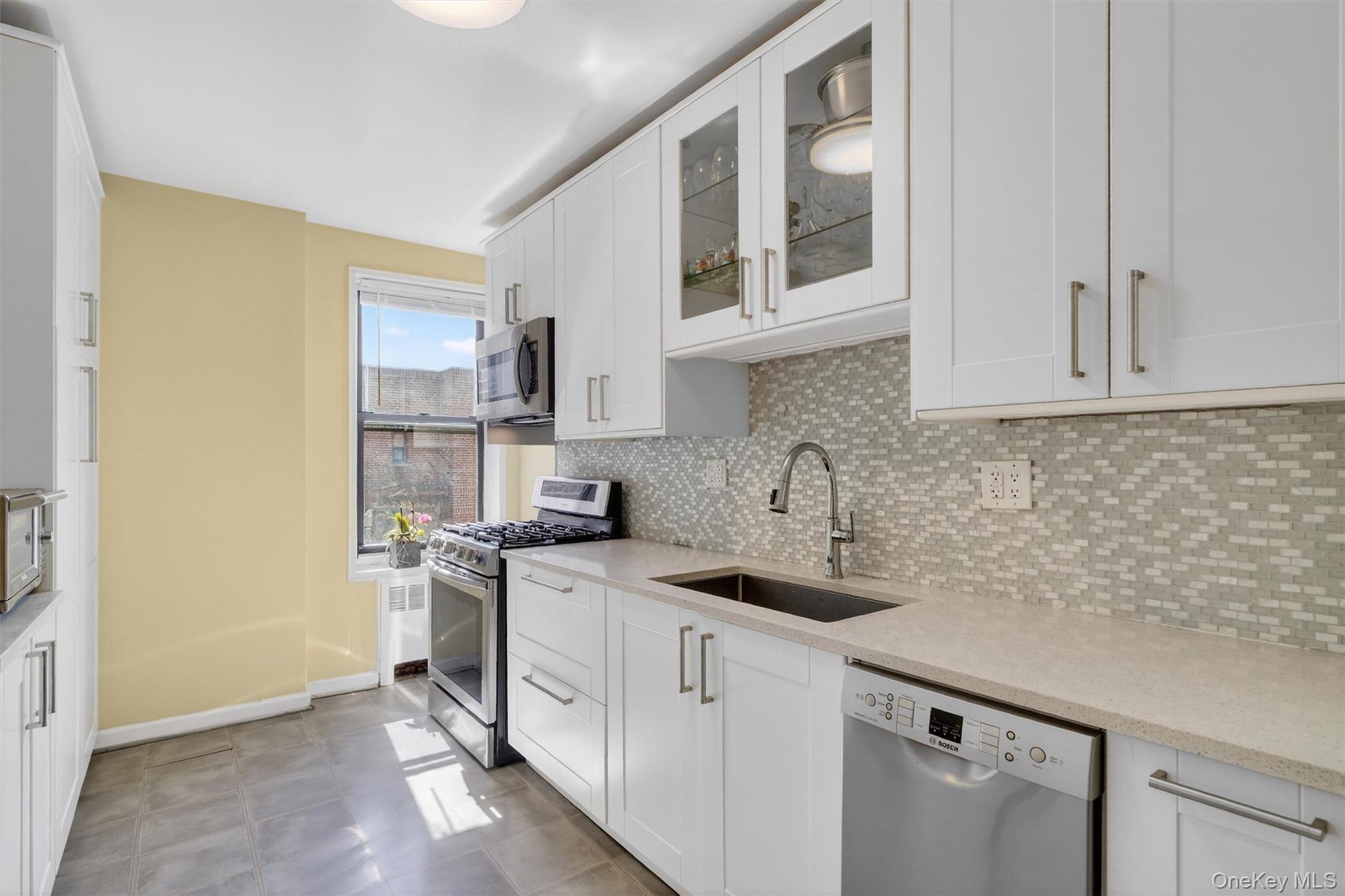 Coop Windsor Westchester County, NY 10601, MLS-977982-10