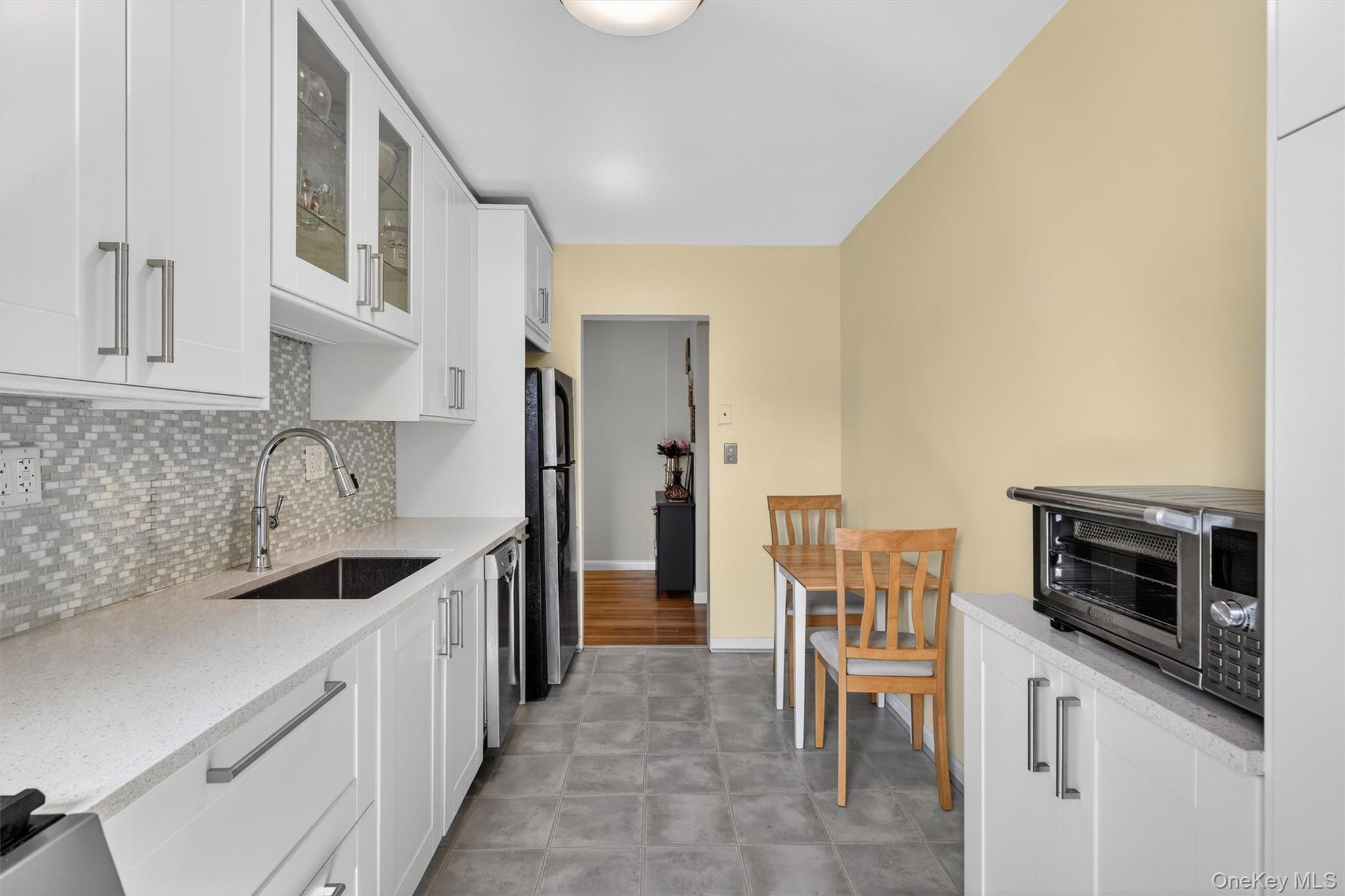 Coop Windsor Westchester County, NY 10601, MLS-977982-13