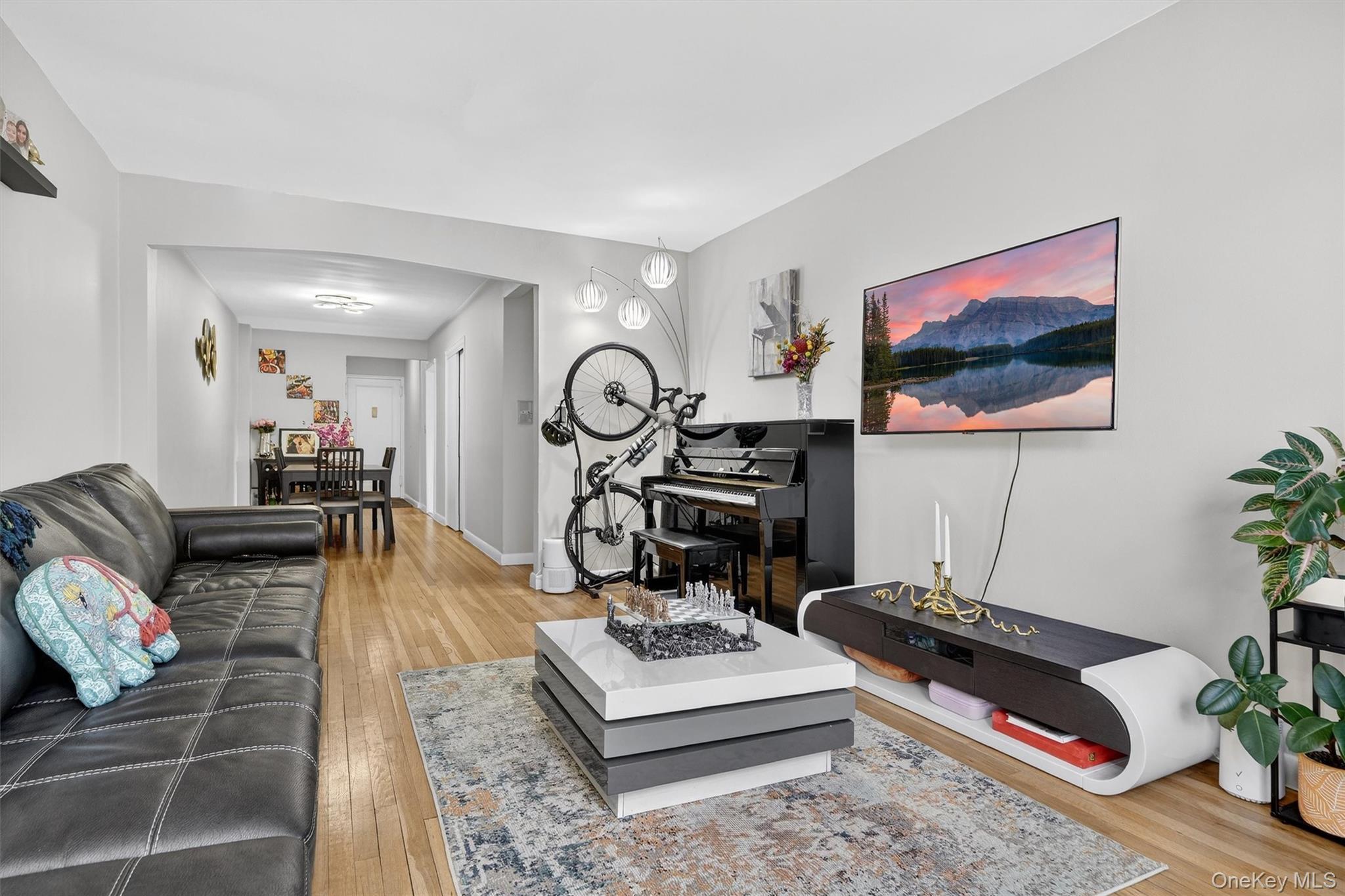 Coop Windsor Westchester County, NY 10601, MLS-977982-22