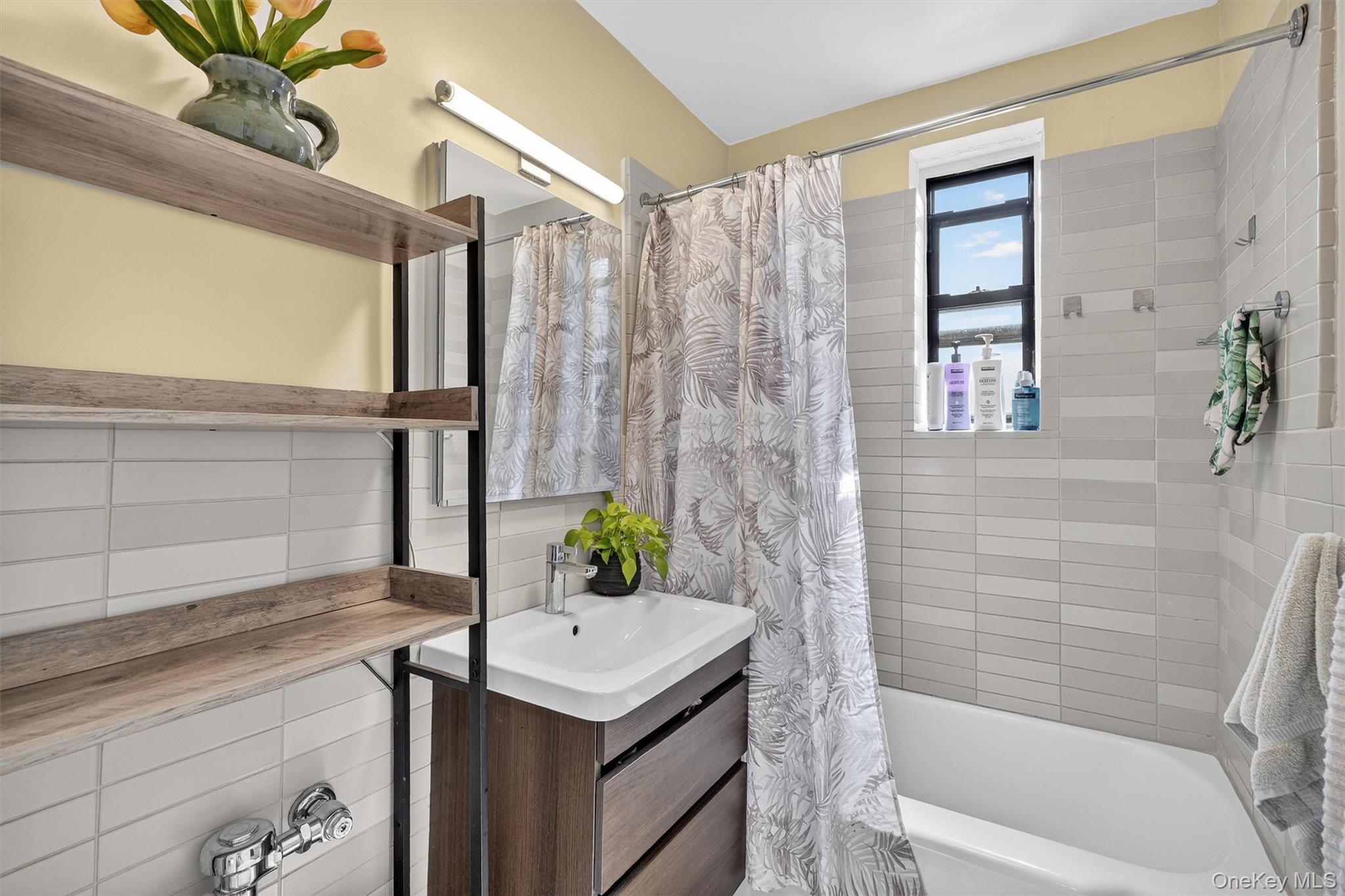 Coop Windsor Westchester County, NY 10601, MLS-977982-25