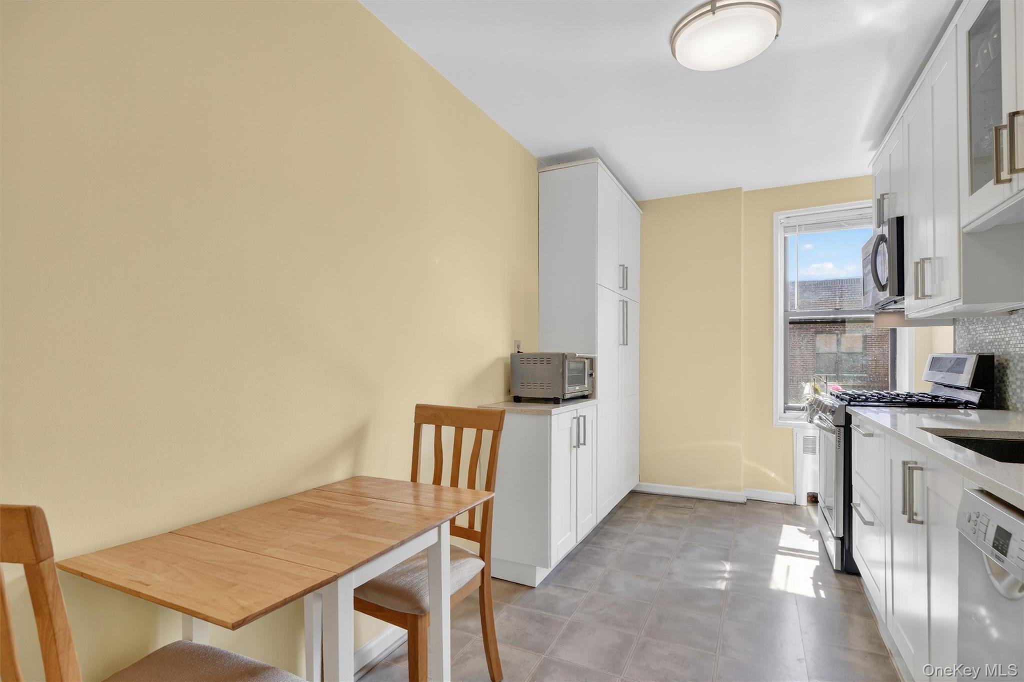 Coop Windsor Westchester County, NY 10601, MLS-977982-8