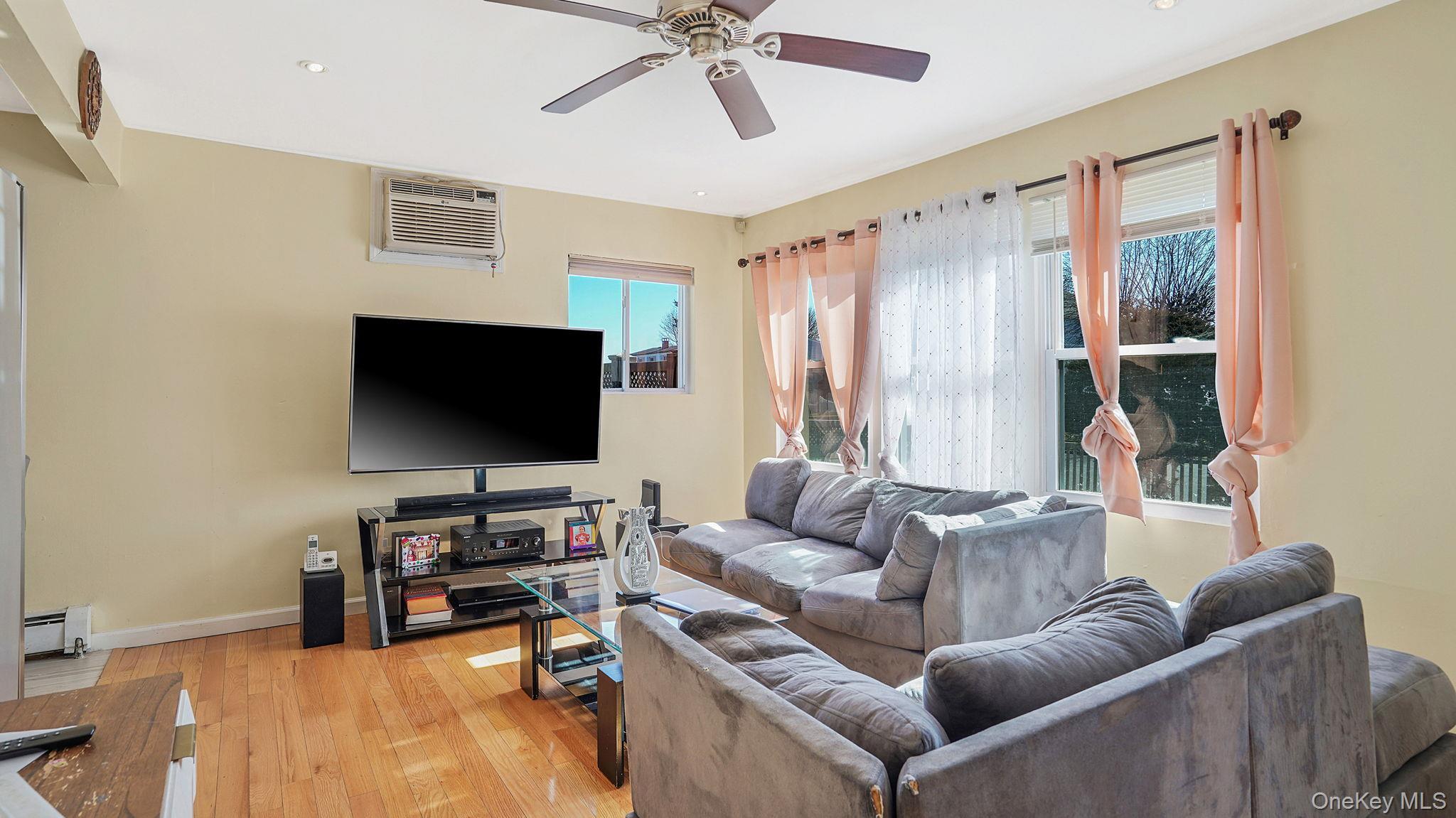 Single Family Somerset  Suffolk County, NY 11701, MLS-977990-10