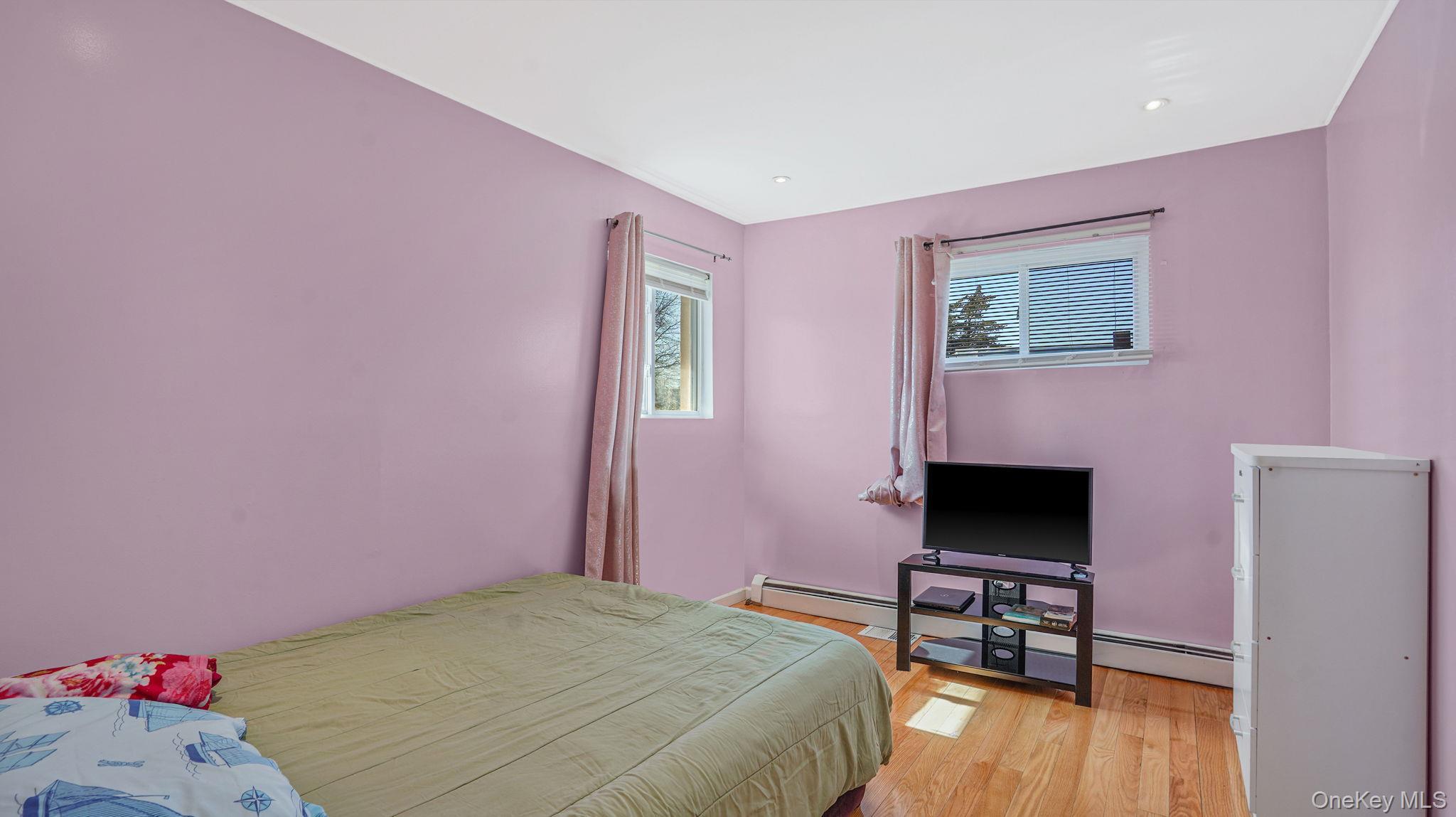 Single Family Somerset  Suffolk County, NY 11701, MLS-977990-19