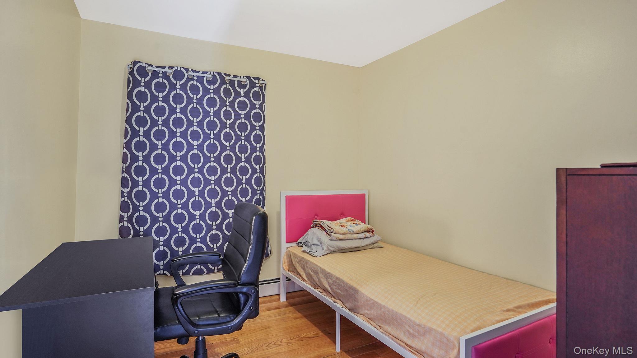 Single Family Somerset  Suffolk County, NY 11701, MLS-977990-24