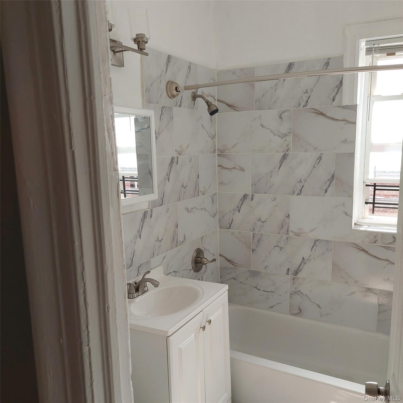 Apartment Hinsdale  Brooklyn, NY 11207, MLS-978032-4