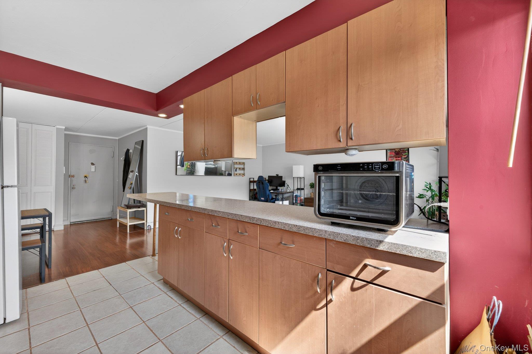 Coop Clinton  Nassau County, NY 11501, MLS-978037-16