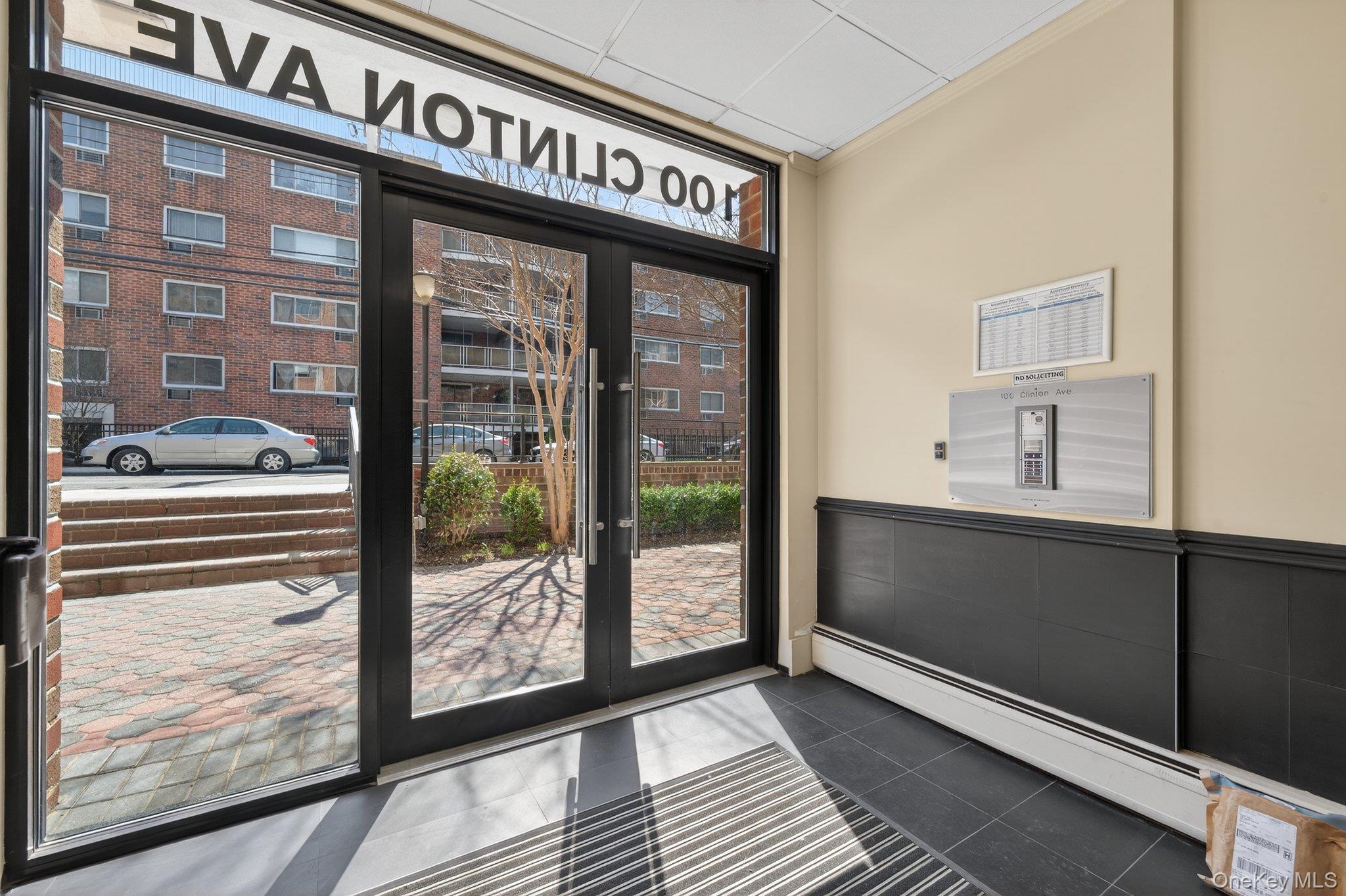 Coop Clinton  Nassau County, NY 11501, MLS-978037-25