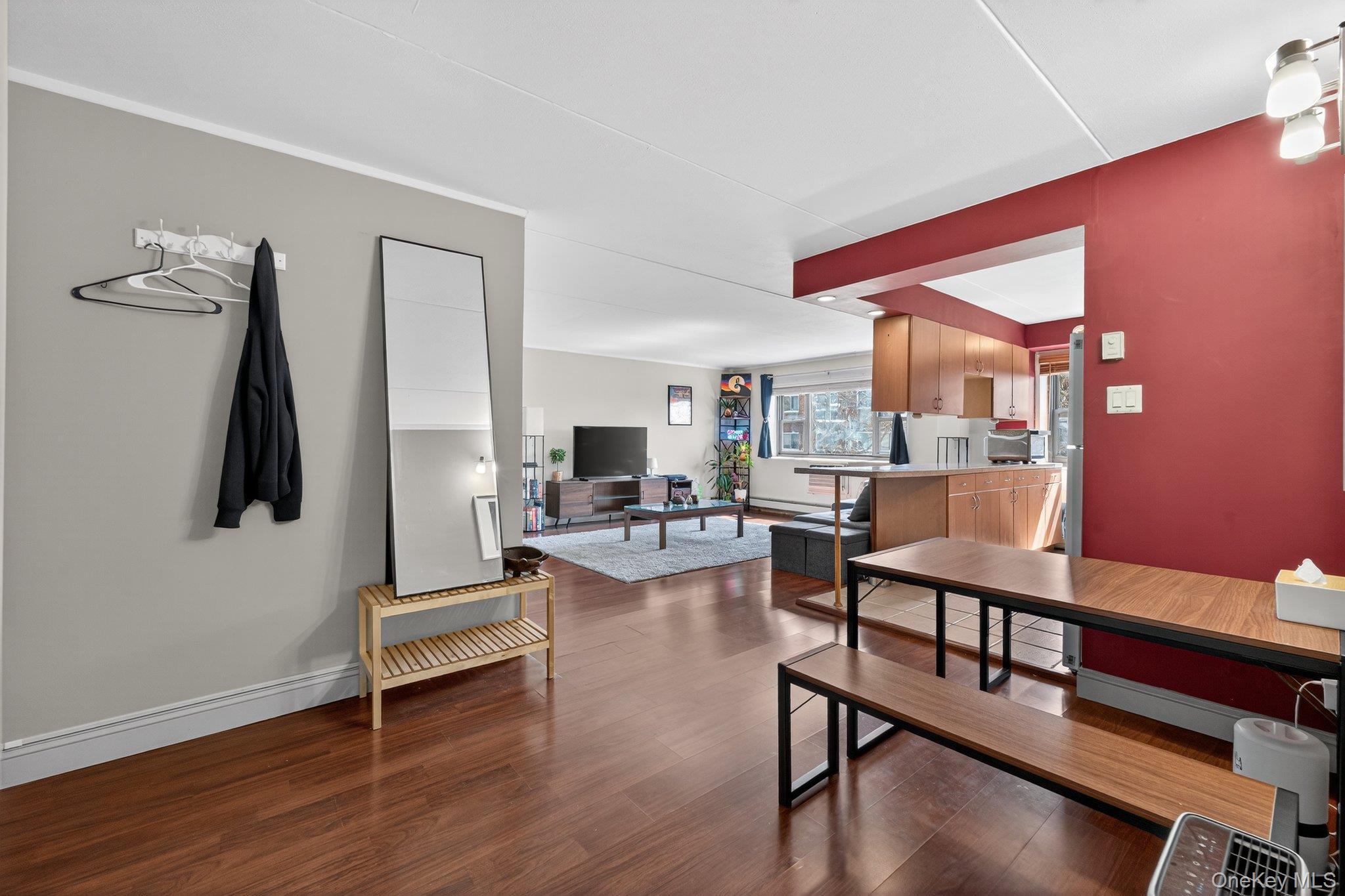 Coop Clinton  Nassau County, NY 11501, MLS-978037-3