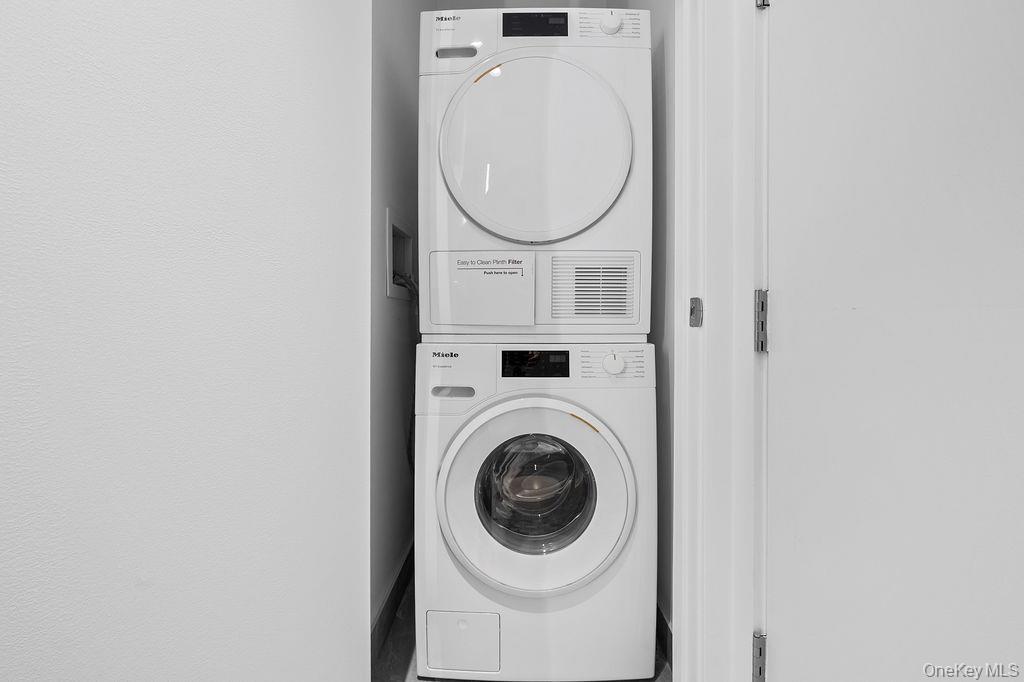 Condo Maple  Queens, NY 11355, MLS-978042-21