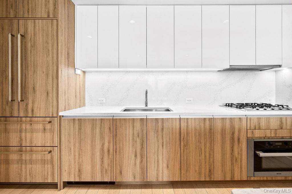 Condo Maple  Queens, NY 11355, MLS-978042-9