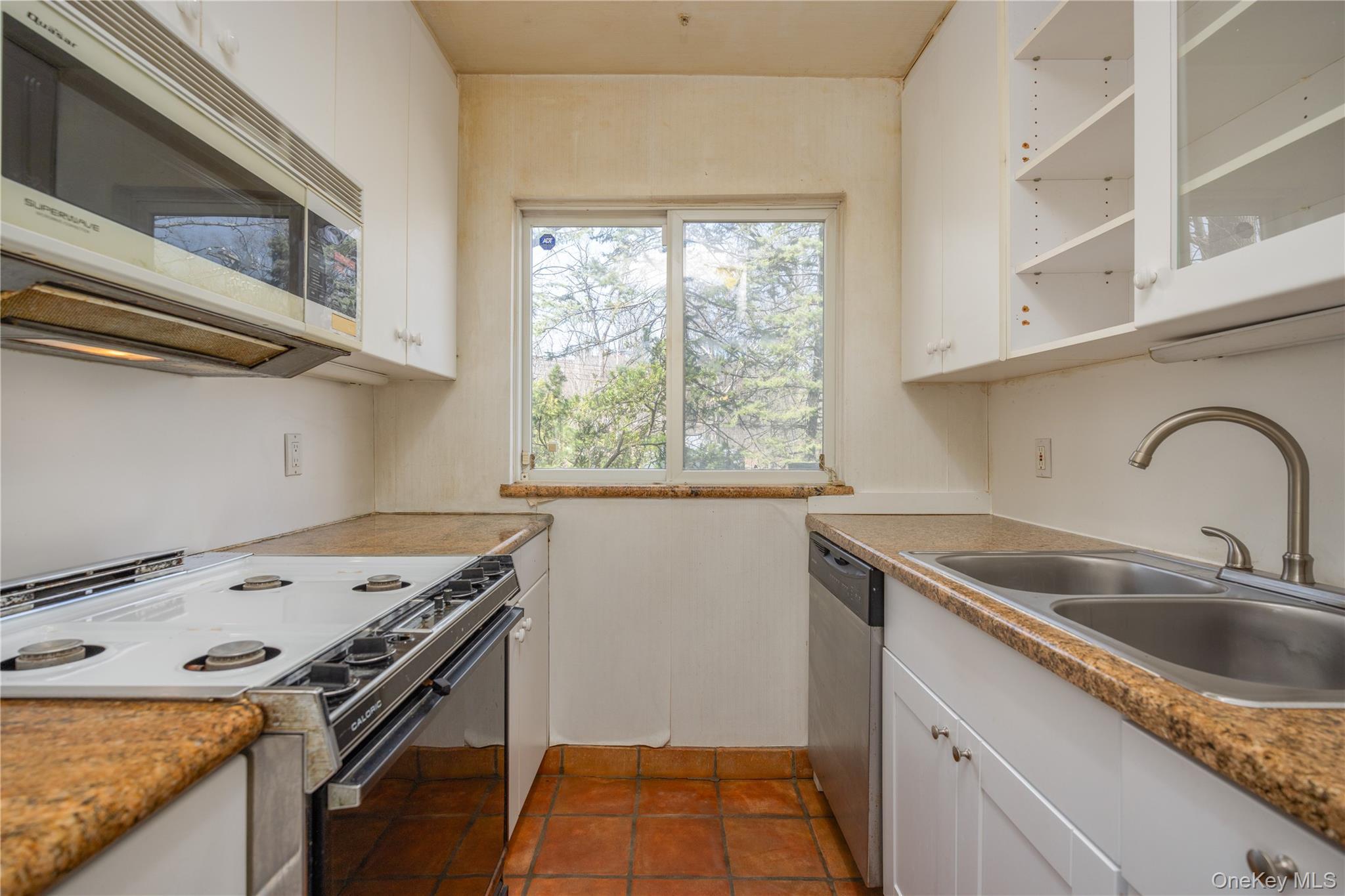 Single Family Mosholu  Bronx, NY 10471, MLS-978045-7