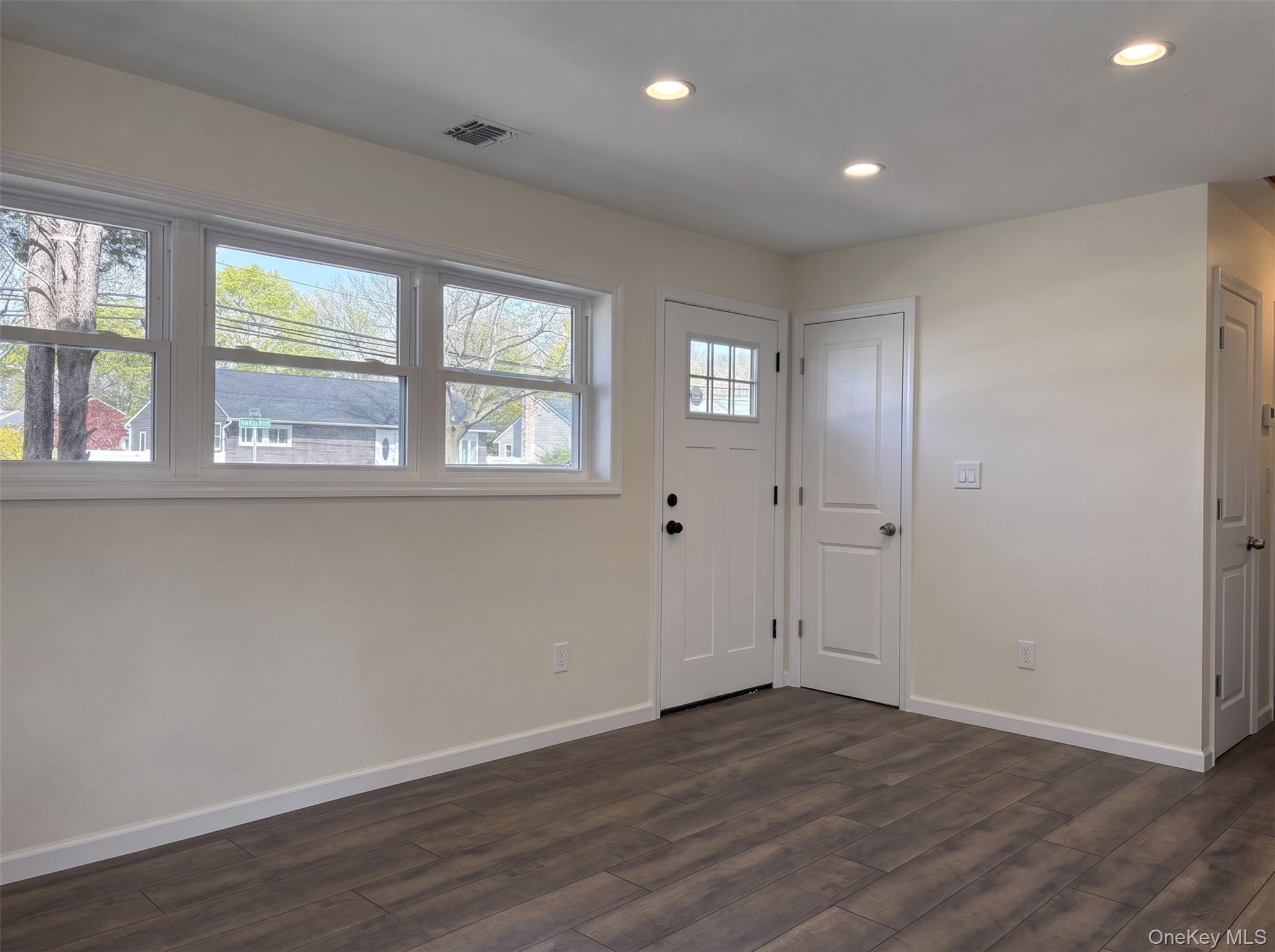 Single Family Great Neck Road  Suffolk County, NY 11701, MLS-978057-2