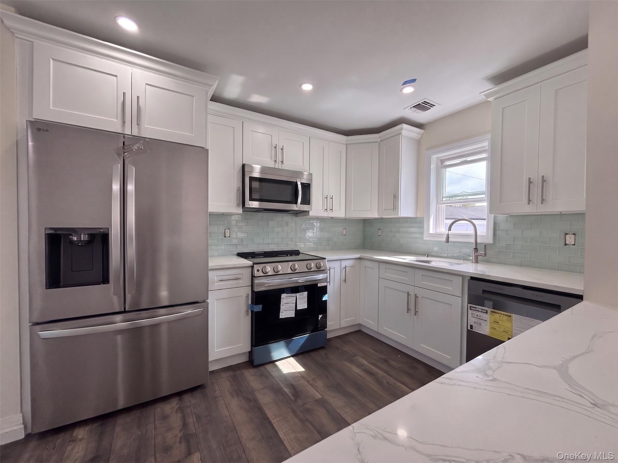 Single Family Great Neck Road  Suffolk County, NY 11701, MLS-978057-5