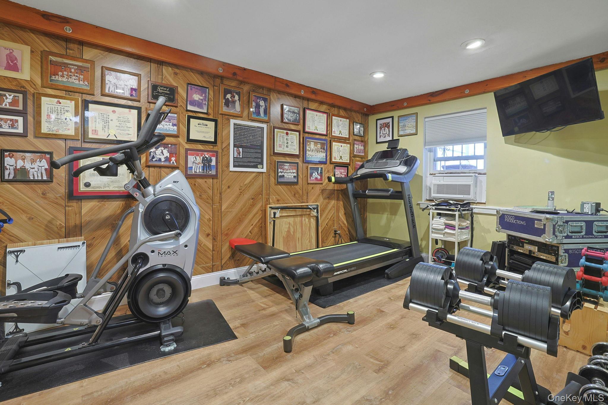 Single Family Powell  Bronx, NY 10472, MLS-978076-22