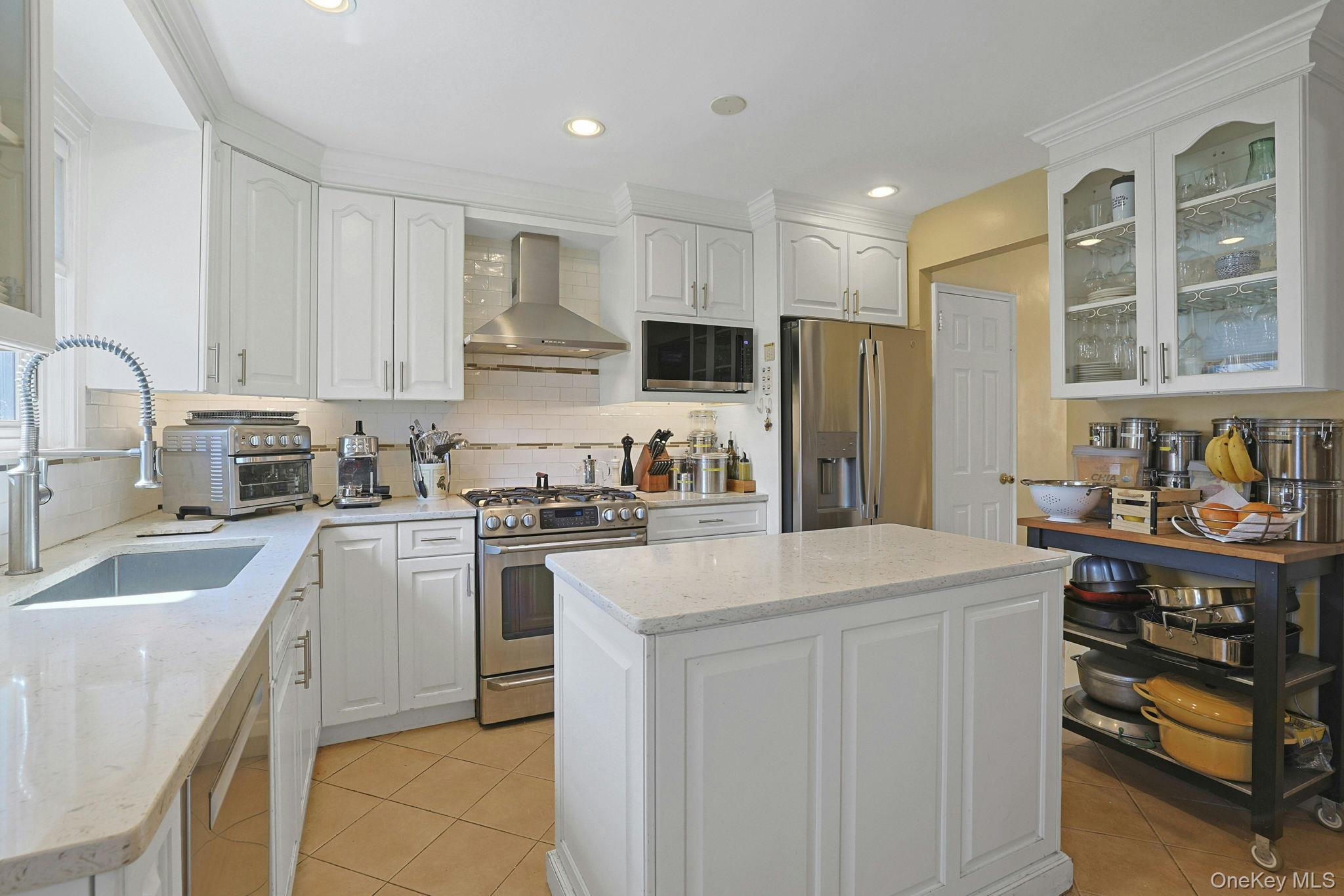 Single Family Powell  Bronx, NY 10472, MLS-978076-6