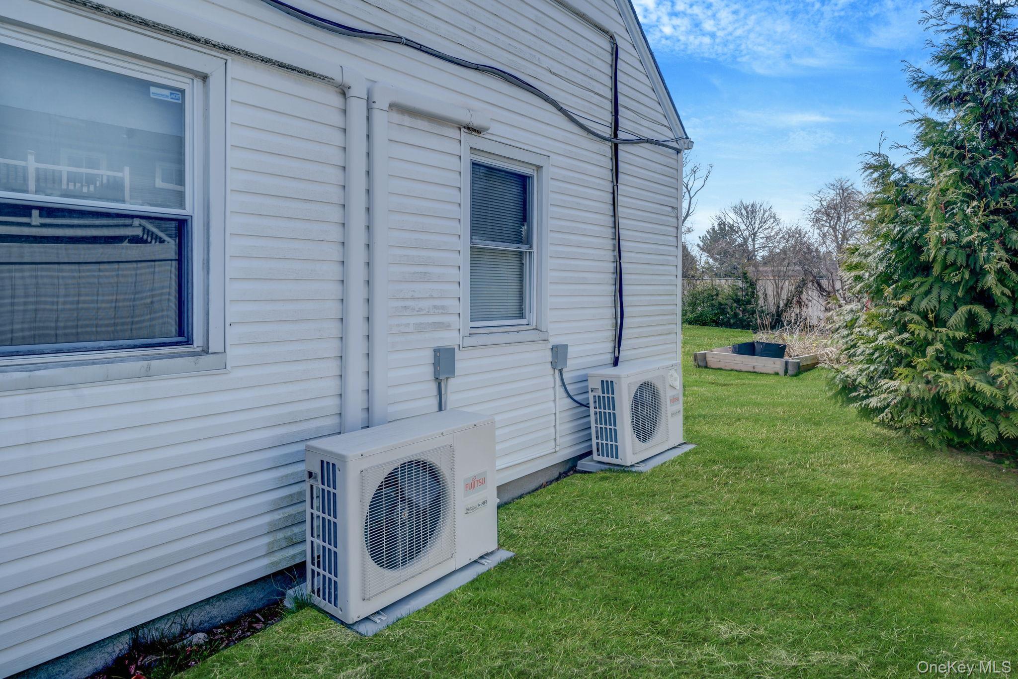 Single Family Clarence  Suffolk County, NY 11726, MLS-978080-11