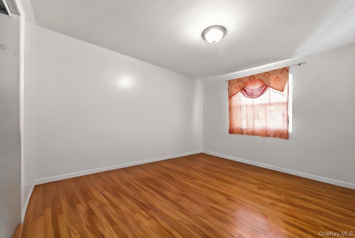 Single Family 228th  Bronx, NY 10466, MLS-978114-10