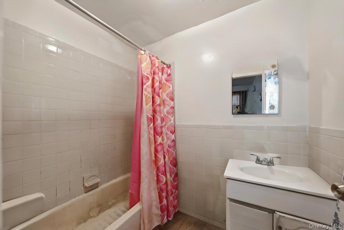 Single Family 228th  Bronx, NY 10466, MLS-978114-11