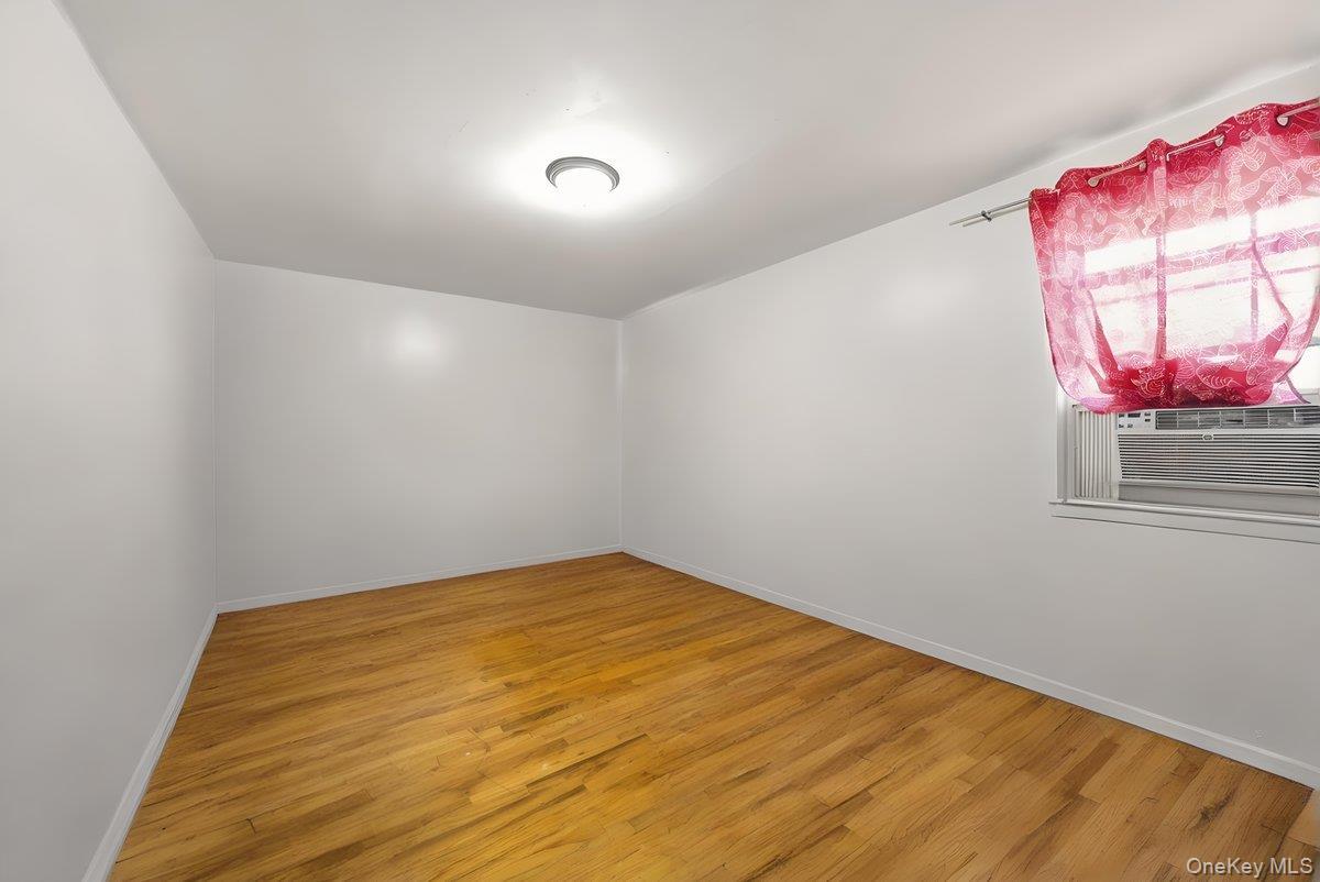 Single Family 228th  Bronx, NY 10466, MLS-978114-12