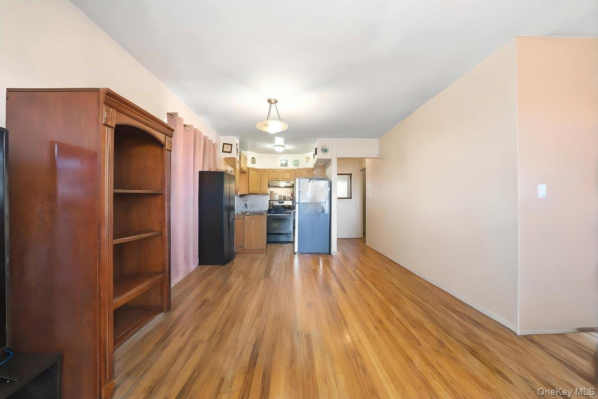 Single Family 228th  Bronx, NY 10466, MLS-978114-14