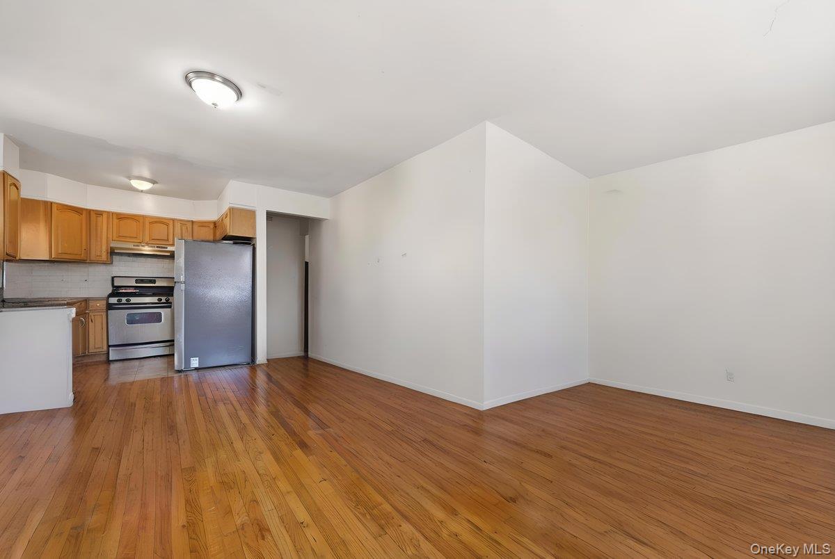 Single Family 228th  Bronx, NY 10466, MLS-978114-15