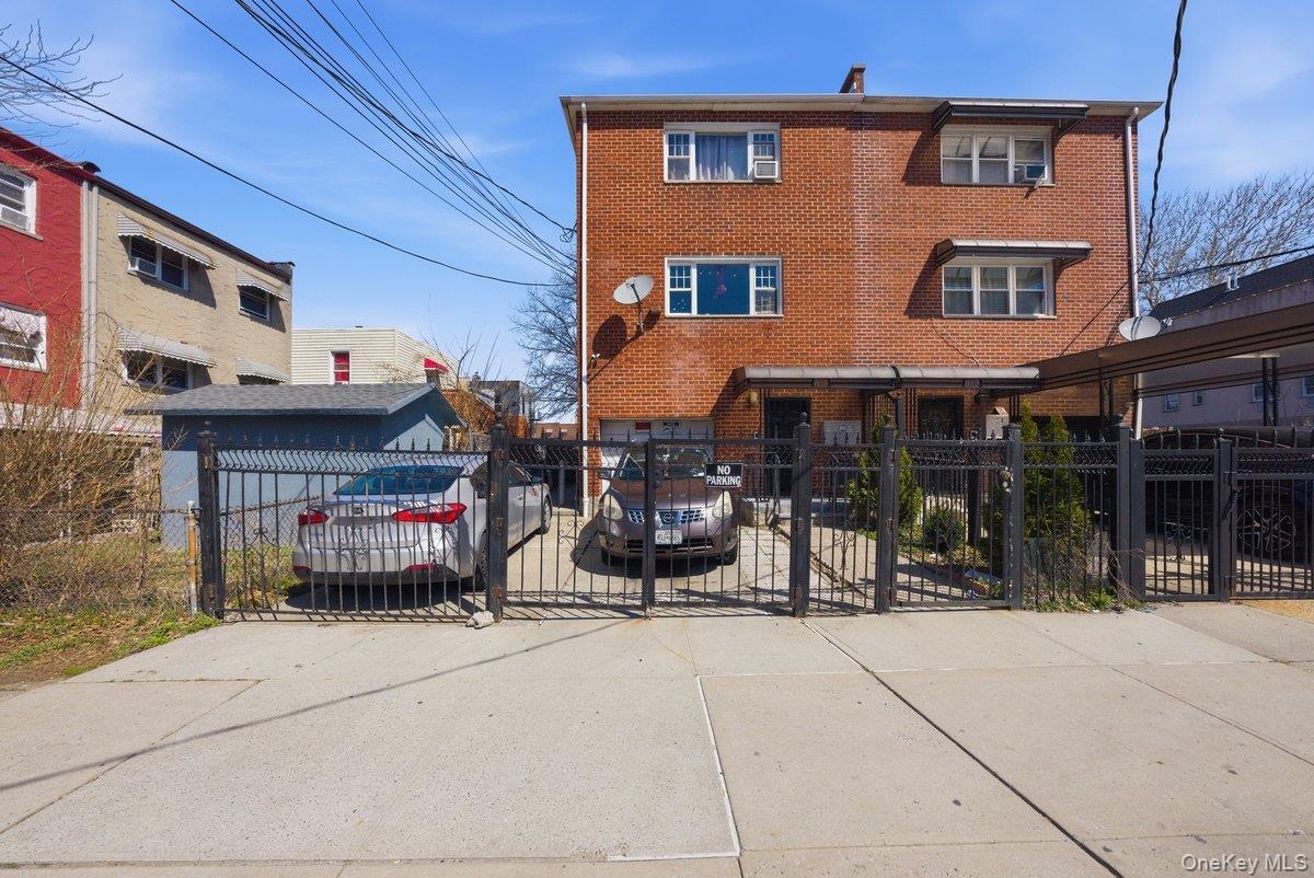 Single Family 228th  Bronx, NY 10466, MLS-978114-2