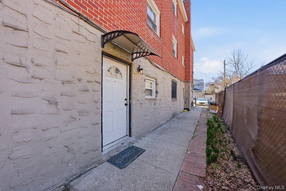 Single Family 228th  Bronx, NY 10466, MLS-978114-23