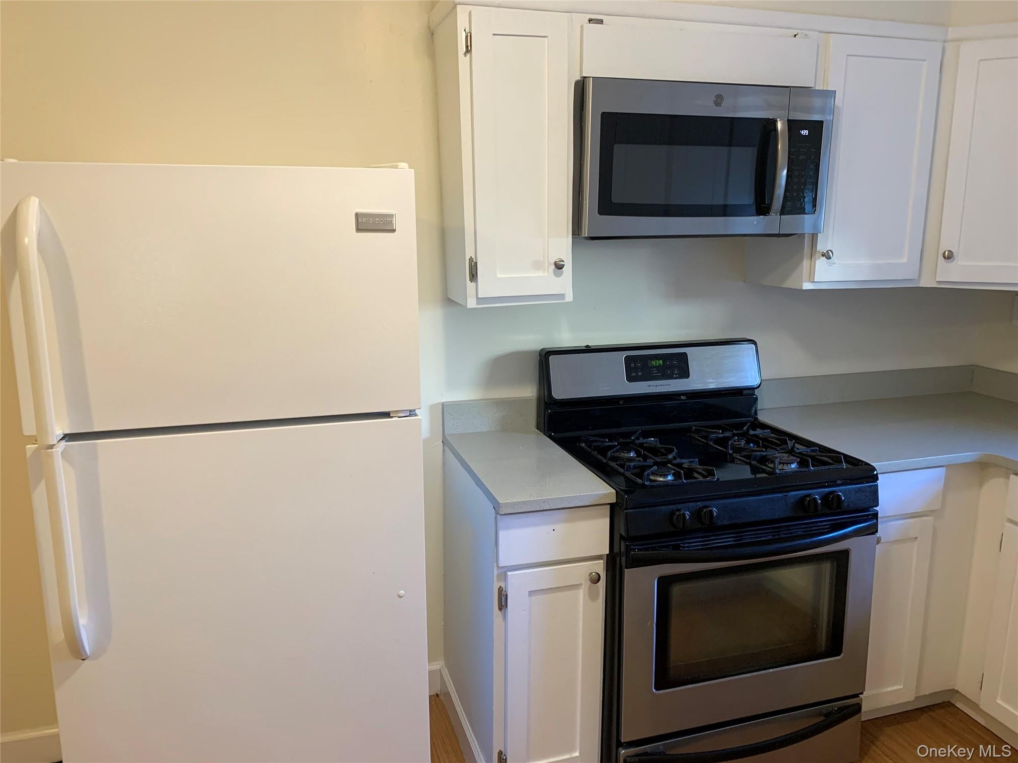 Single Family 228th  Bronx, NY 10466, MLS-978114-25