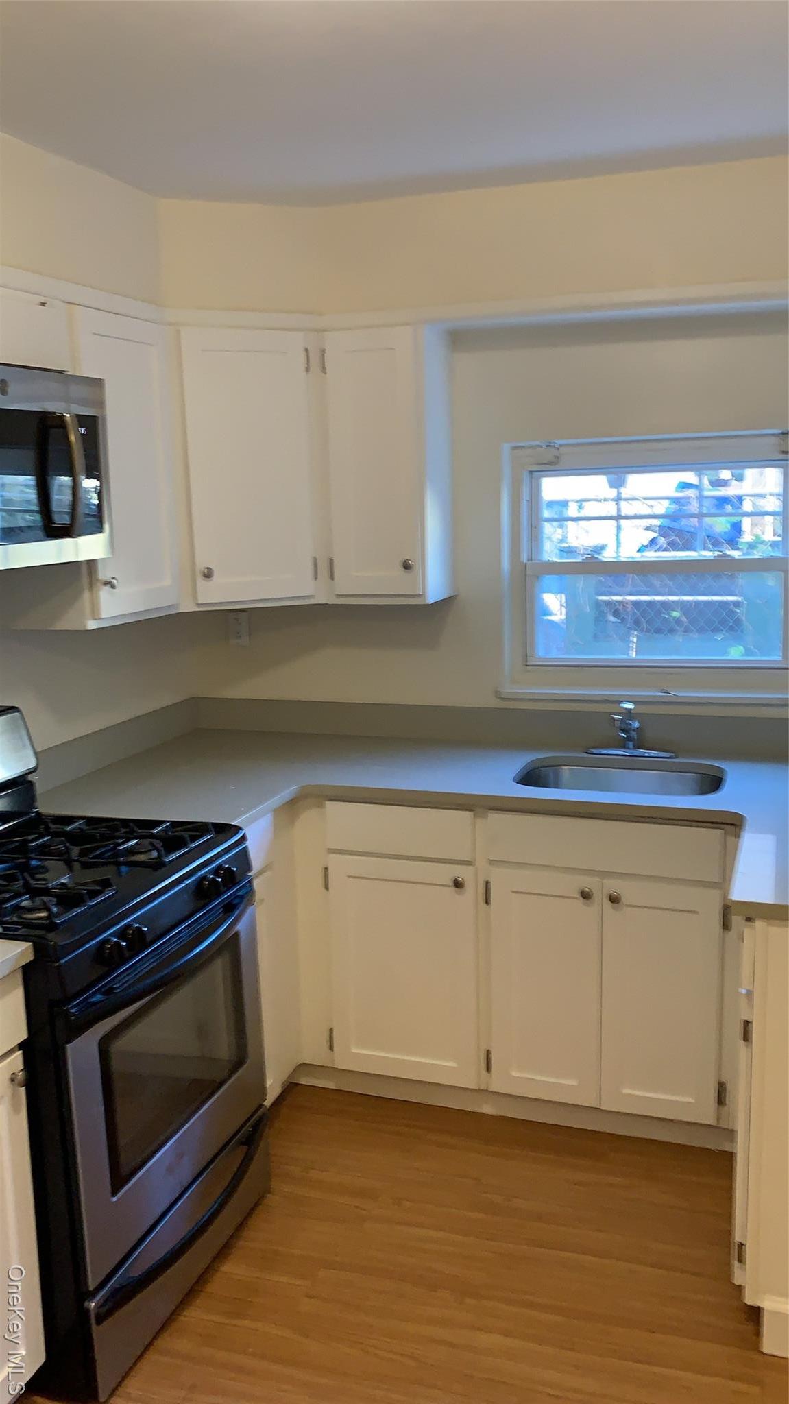 Single Family 228th  Bronx, NY 10466, MLS-978114-26