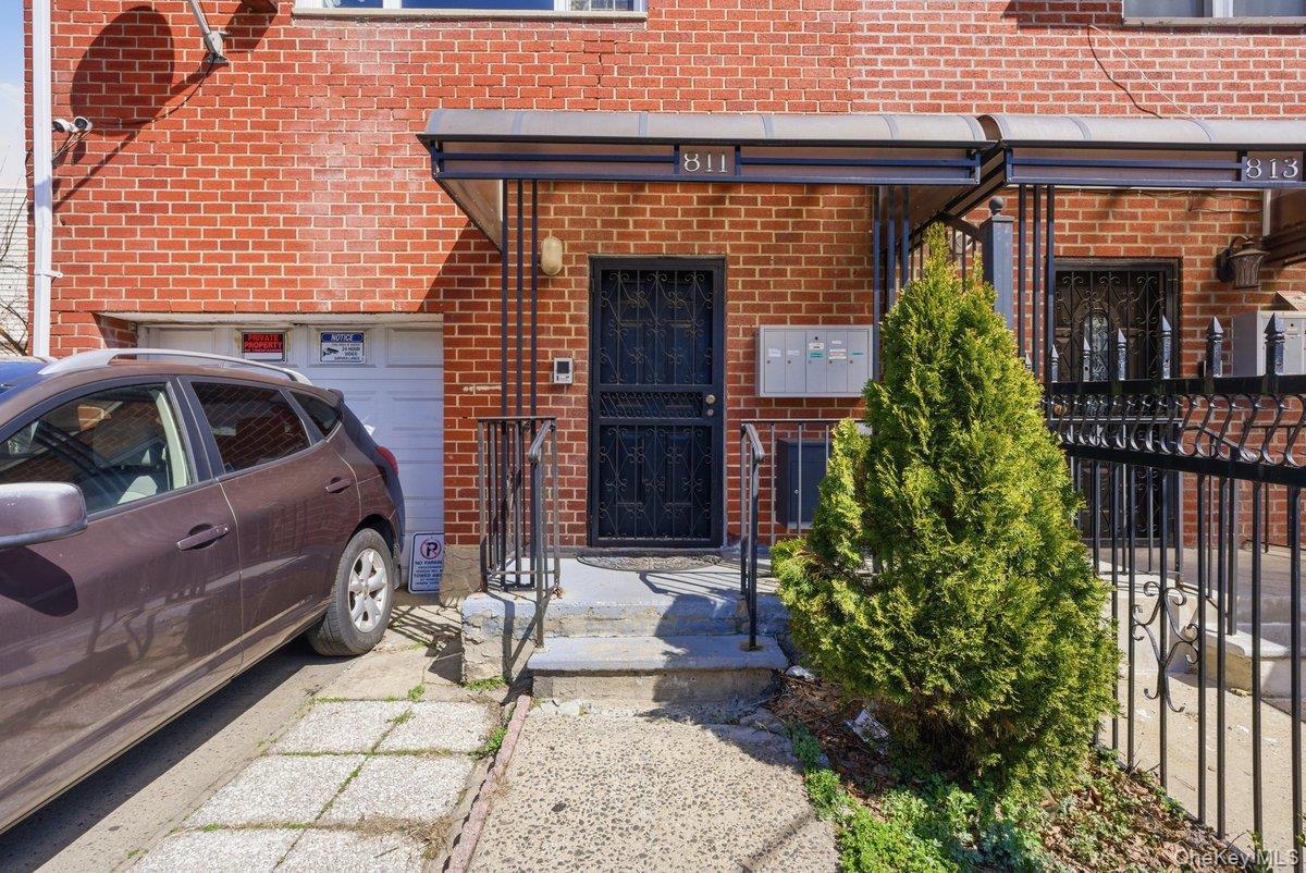 Single Family 228th  Bronx, NY 10466, MLS-978114-3