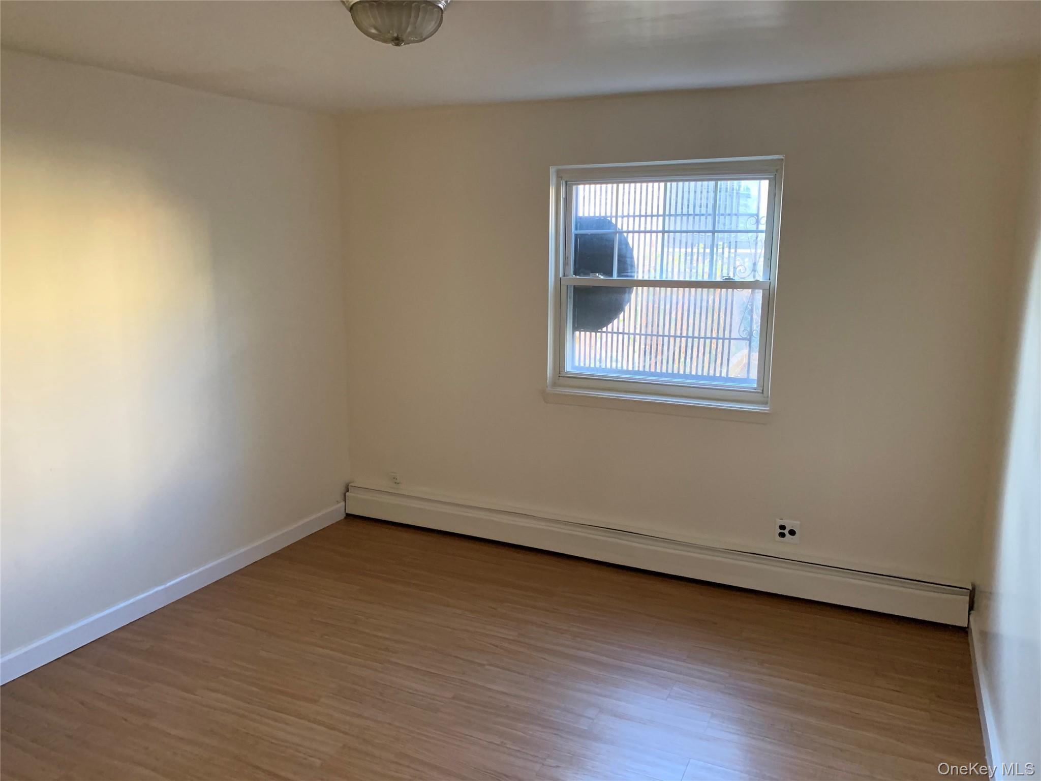 Single Family 228th  Bronx, NY 10466, MLS-978114-31