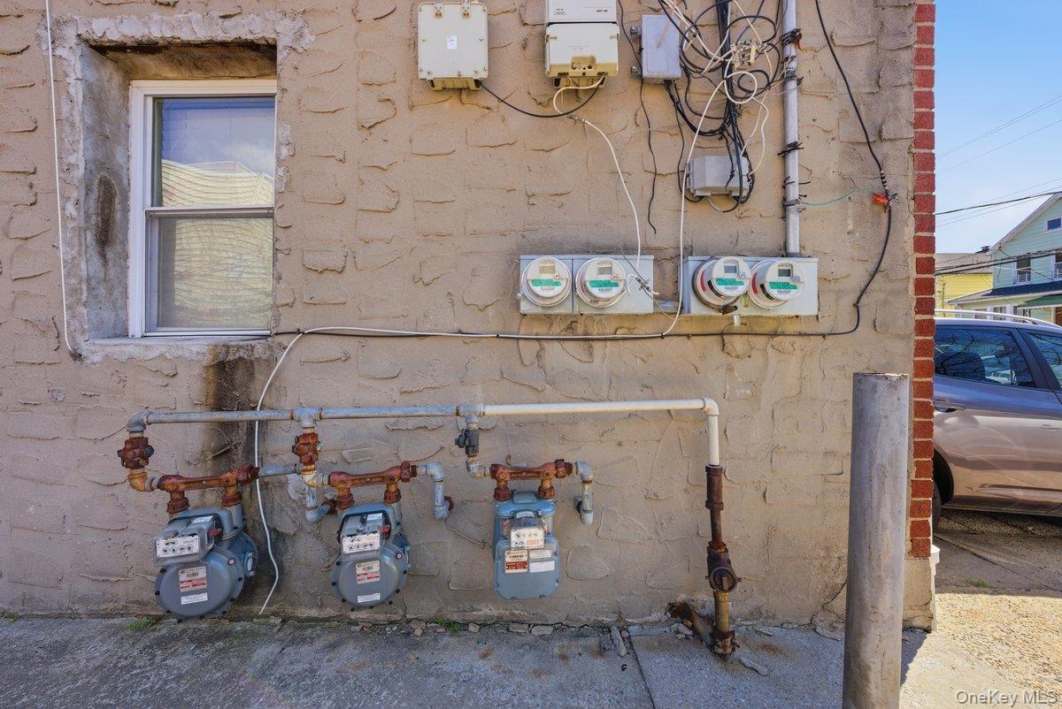 Single Family 228th  Bronx, NY 10466, MLS-978114-35