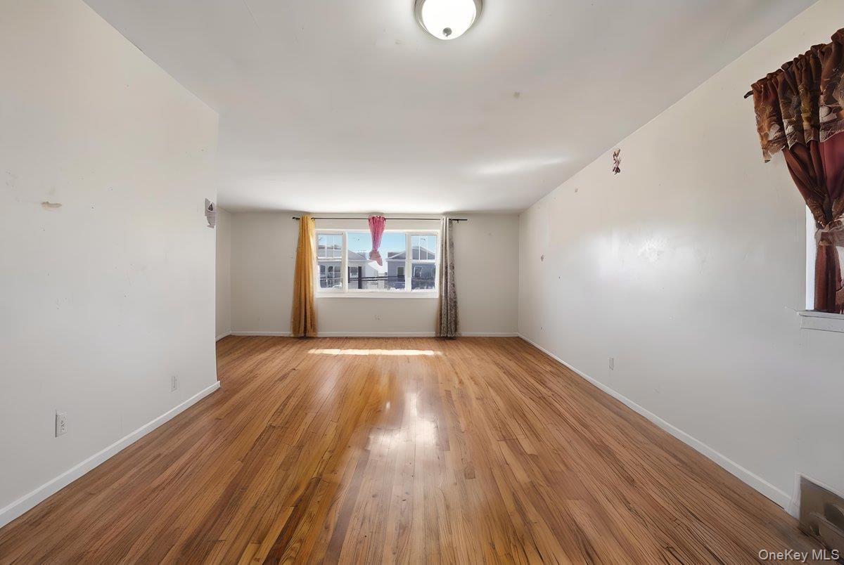 Single Family 228th  Bronx, NY 10466, MLS-978114-8