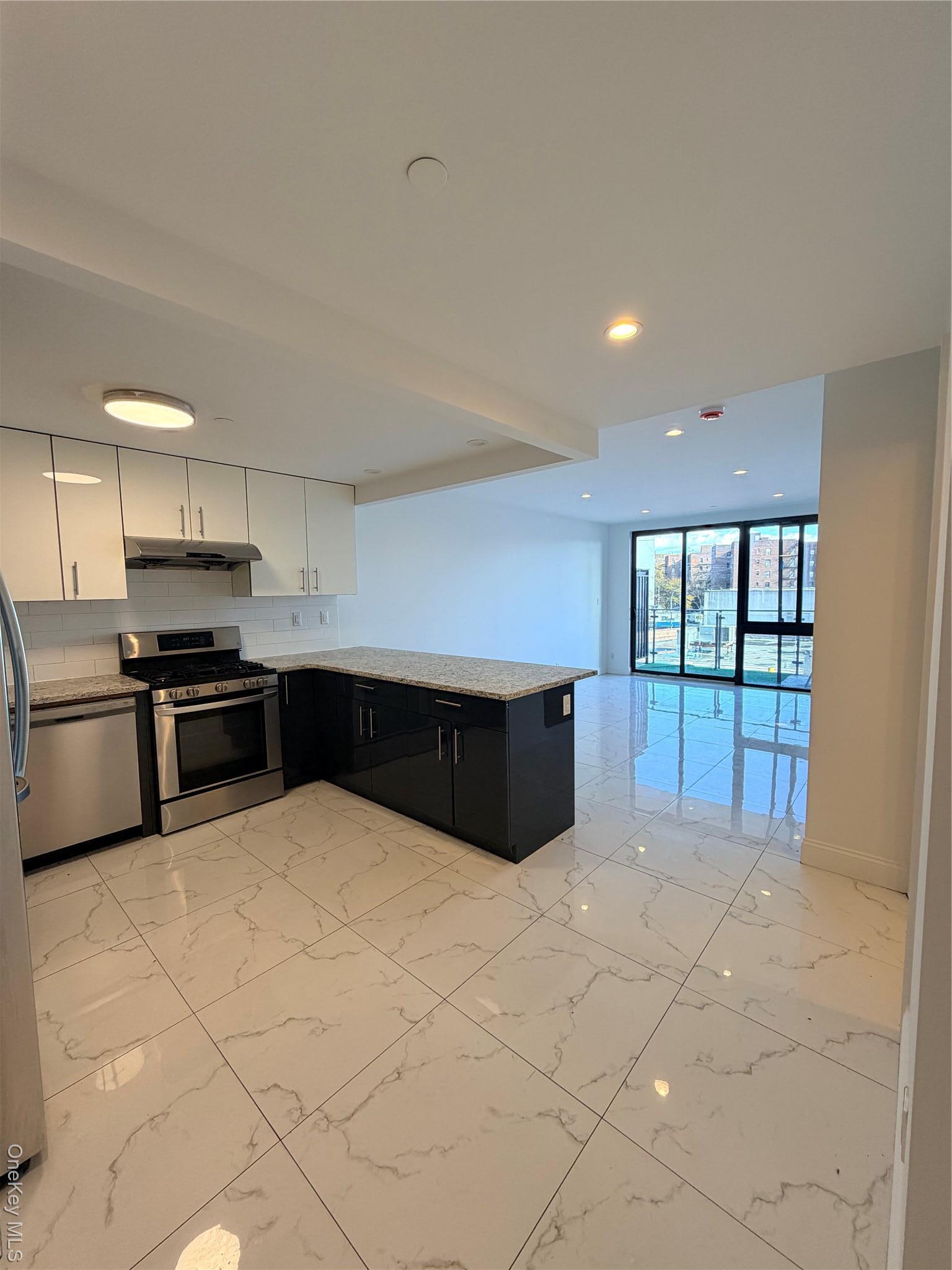 Condo 83rd  Queens, NY 11373, MLS-978134-4