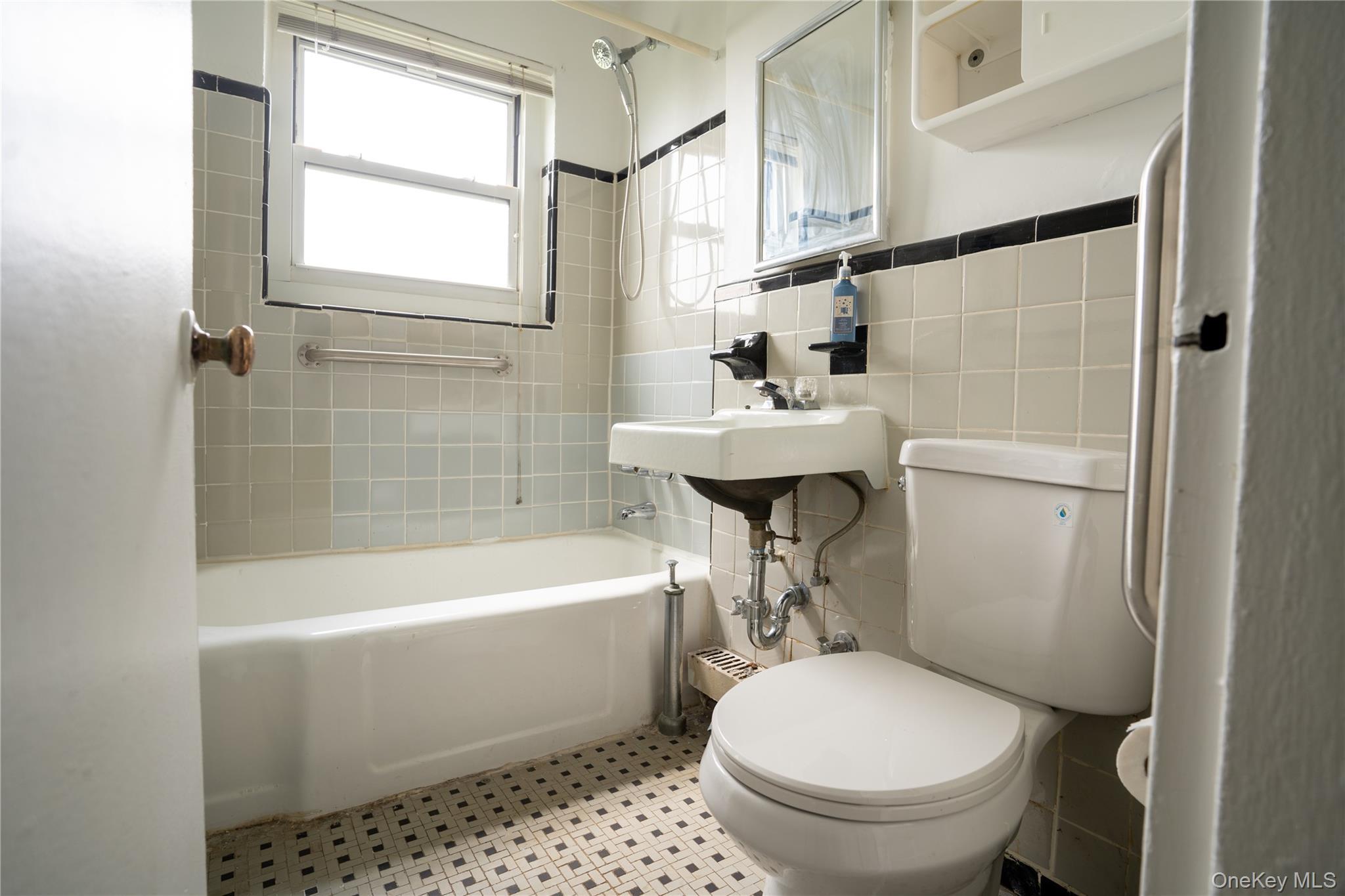 Coop Jewel  Queens, NY 11367, MLS-978141-17