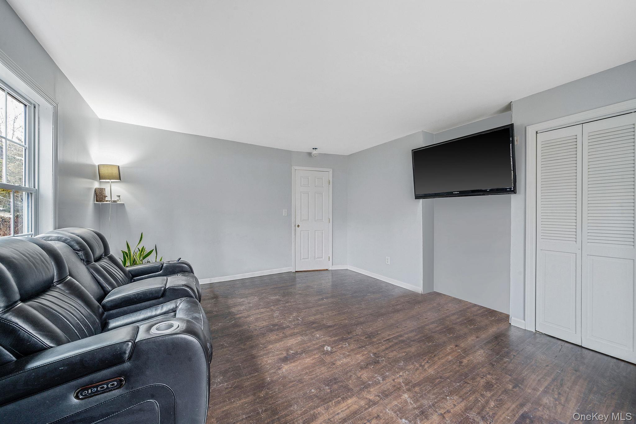 Single Family N Country Road Suffolk County, NY 11764, MLS-978152-19