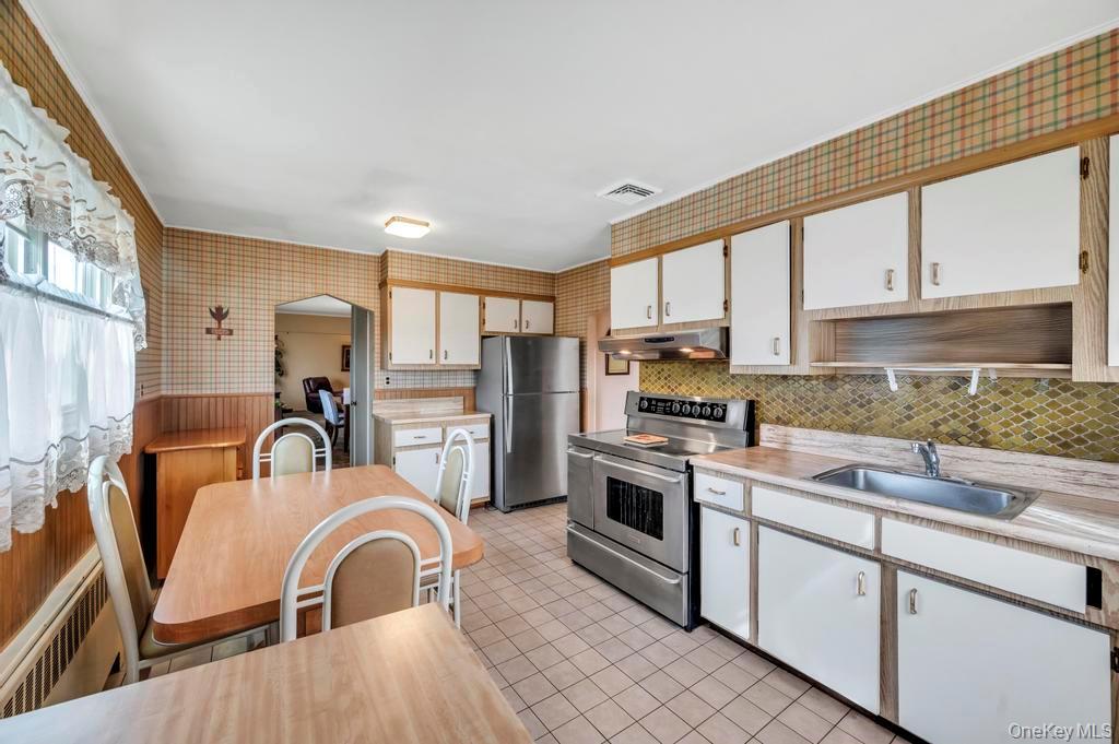 Single Family Stewart  Nassau County, NY 11714, MLS-978153-10