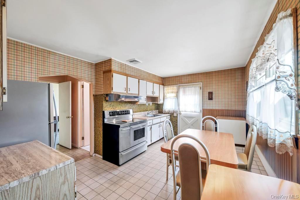 Single Family Stewart  Nassau County, NY 11714, MLS-978153-11